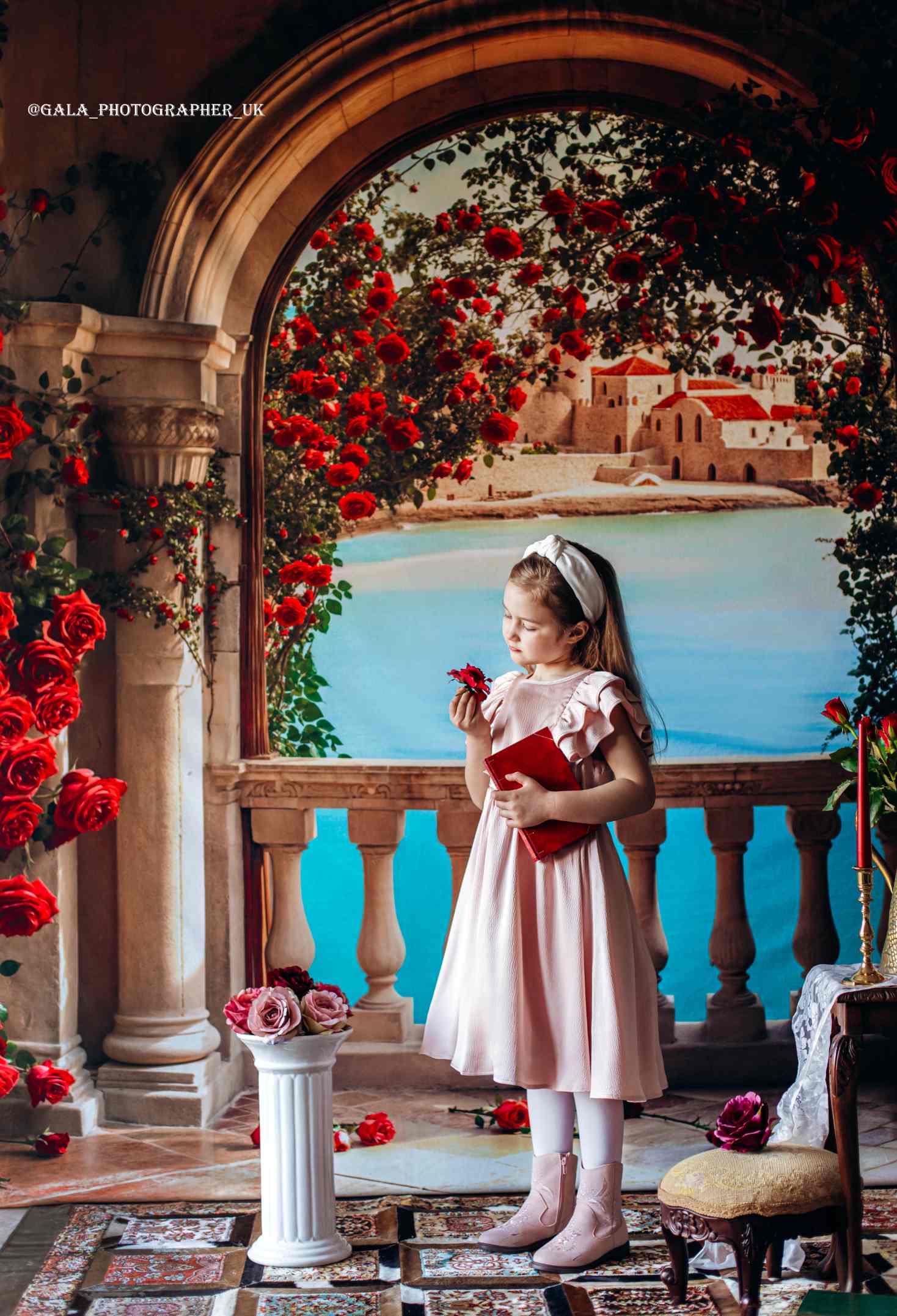 Kate Saint-Valentin Roses Balcon Arche Toile de fond en Laine conçue par Emetselch - Kate Backdrop FR