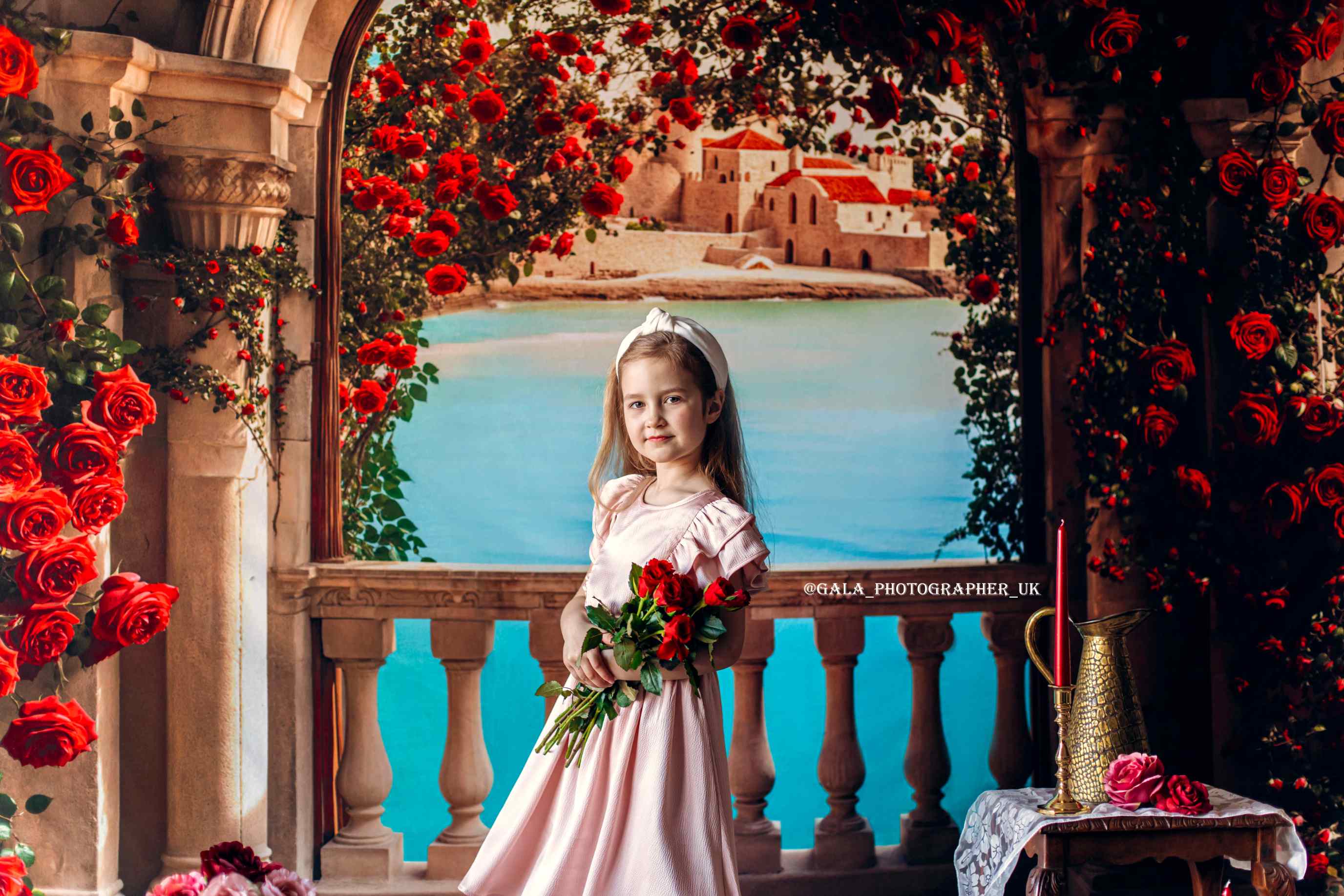 Kate Saint-Valentin Roses Balcon Arche Toile de fond en Laine conçue par Emetselch - Kate Backdrop FR