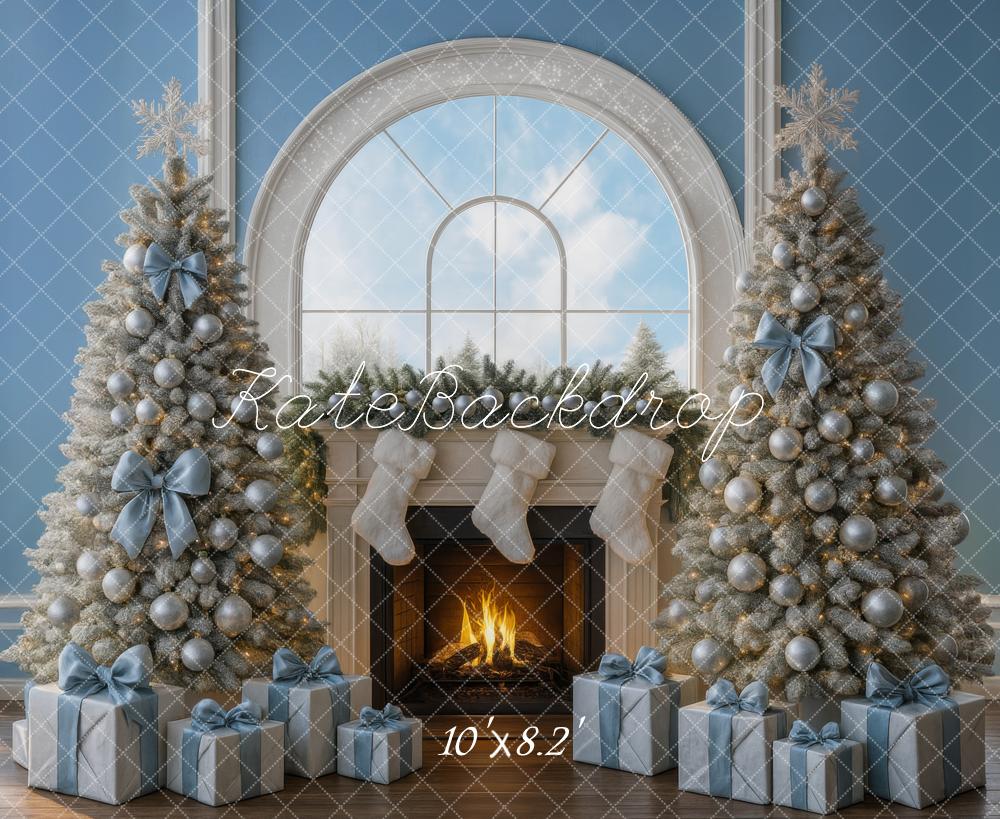 Kate Noël Cheminée Sapins Cadeaux Bleu Toile de fond conçue par Mini MakeBelieve