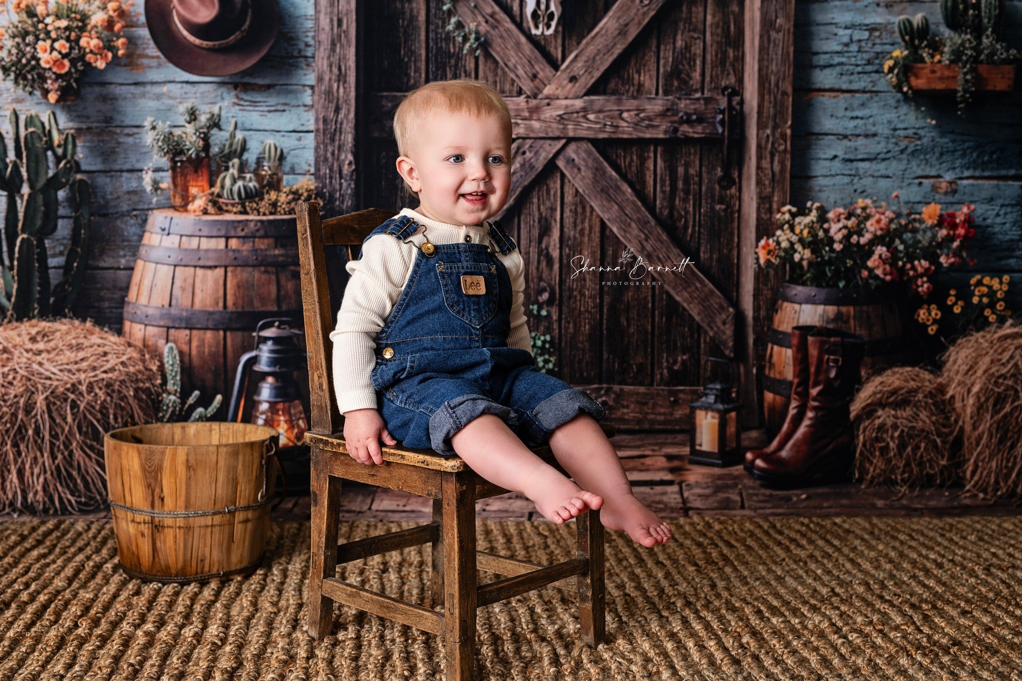 Kate Cowboy Rustique Grange Porte Toile de fond conçue par Emetselch - Kate Backdrop FR