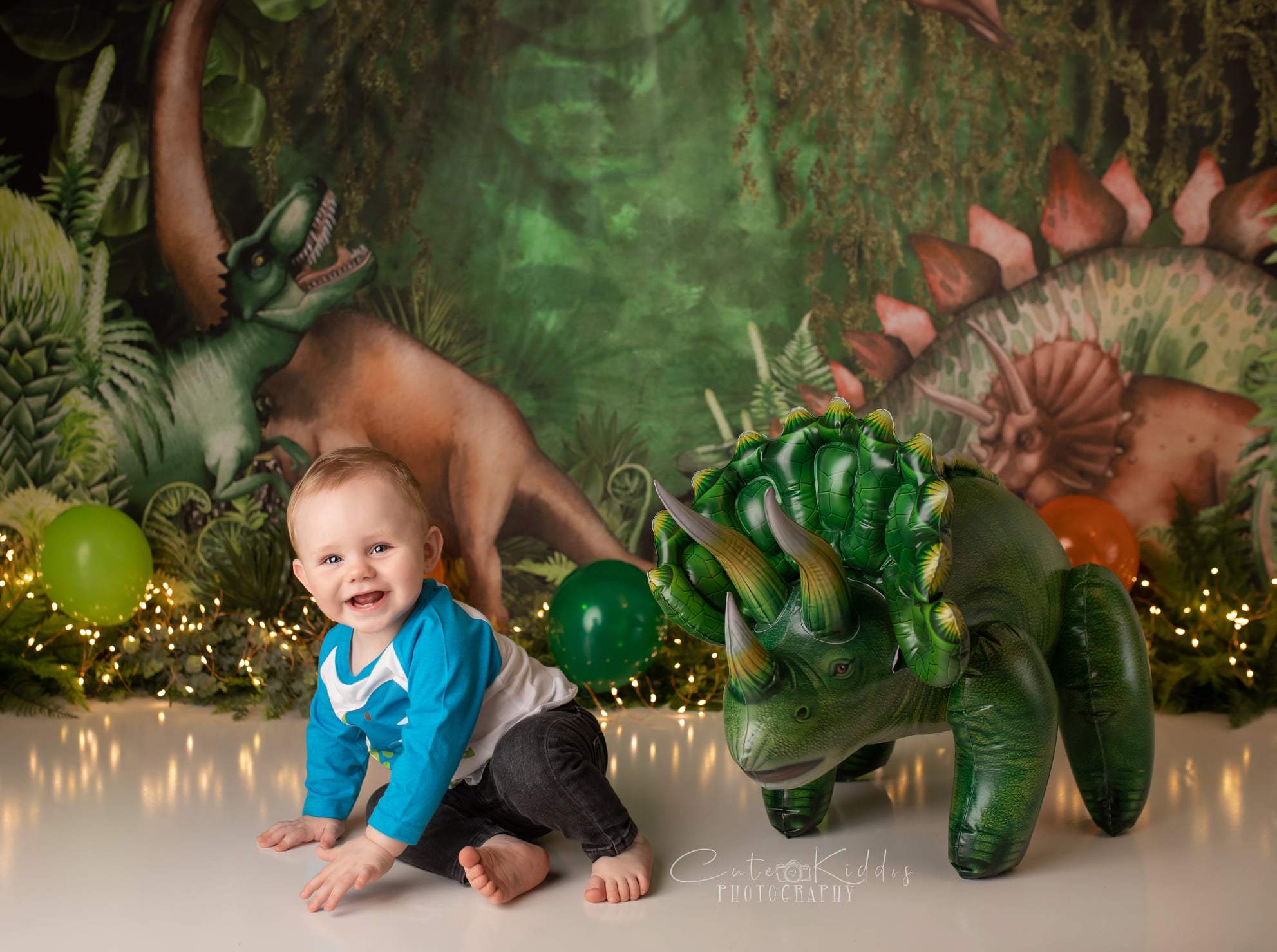 Kate Été Jungle Aventure Dinosaures Toile de fond conçue par Mandy Ringe - Kate Backdrop FR