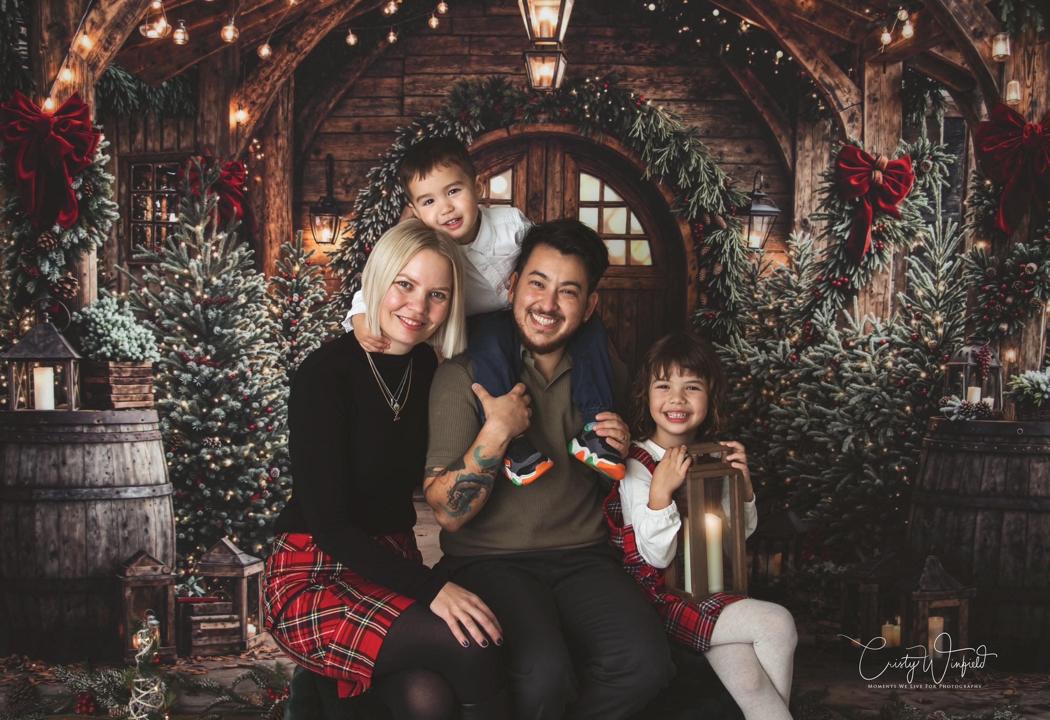 Kate Noël Maison Porte Sapins Toile de fond conçue par Emetselch - Kate Backdrop FR