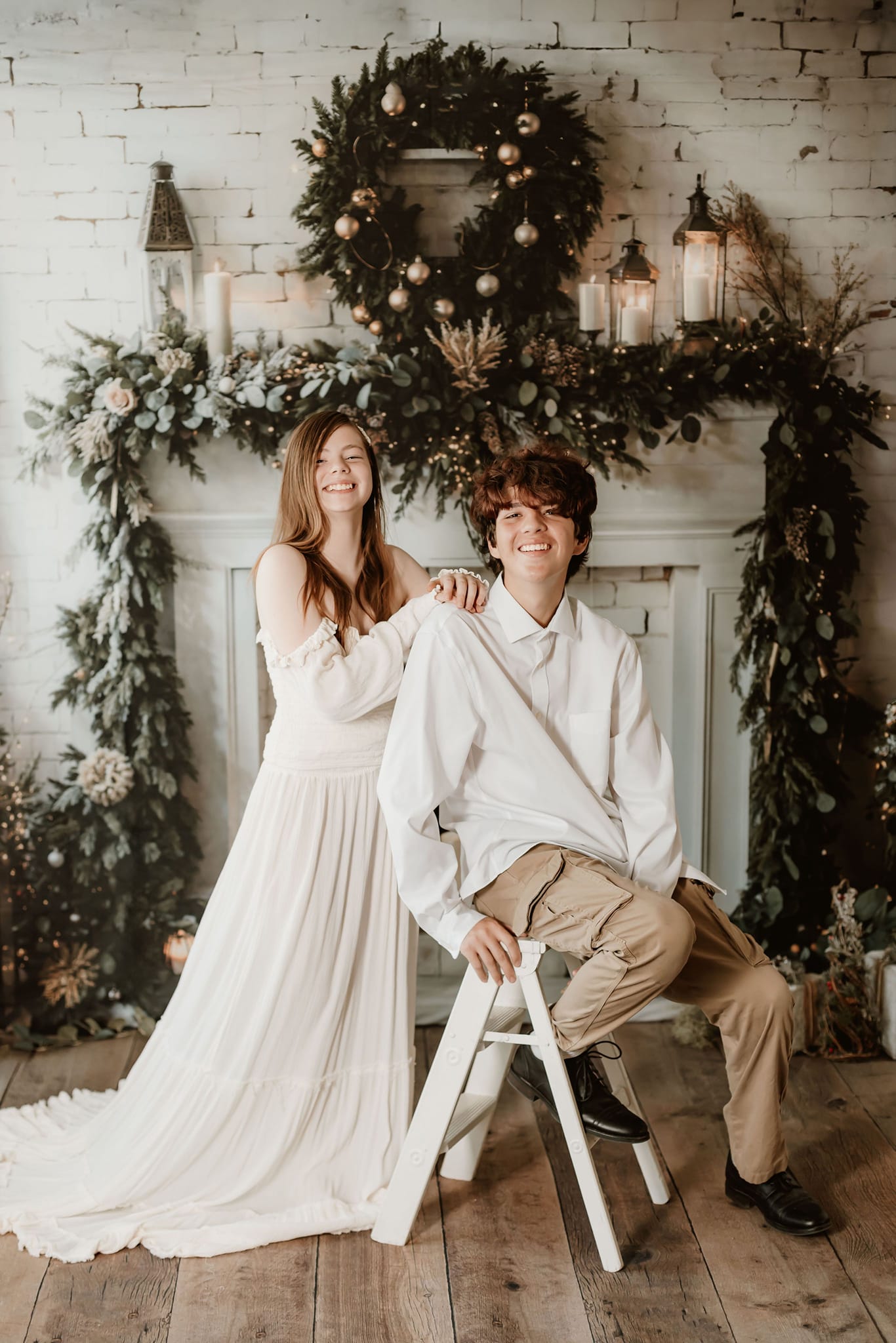 Offres Éclair #3 Kate Noël Intérieur Blanc Cheminée en brique Toile de fond conçue par Emetselch - Kate Backdrop FR