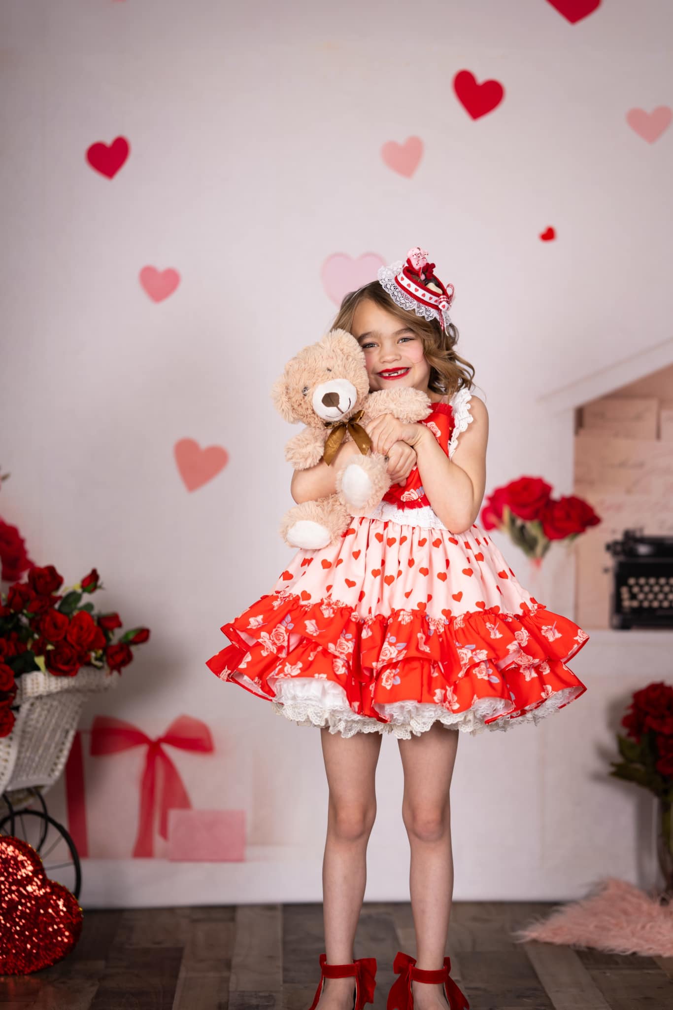 Kate Saint-Valentin Machine à écrire Cœurs Vintage Toile de fond conçue par Patty Roberts - Kate Backdrop FR