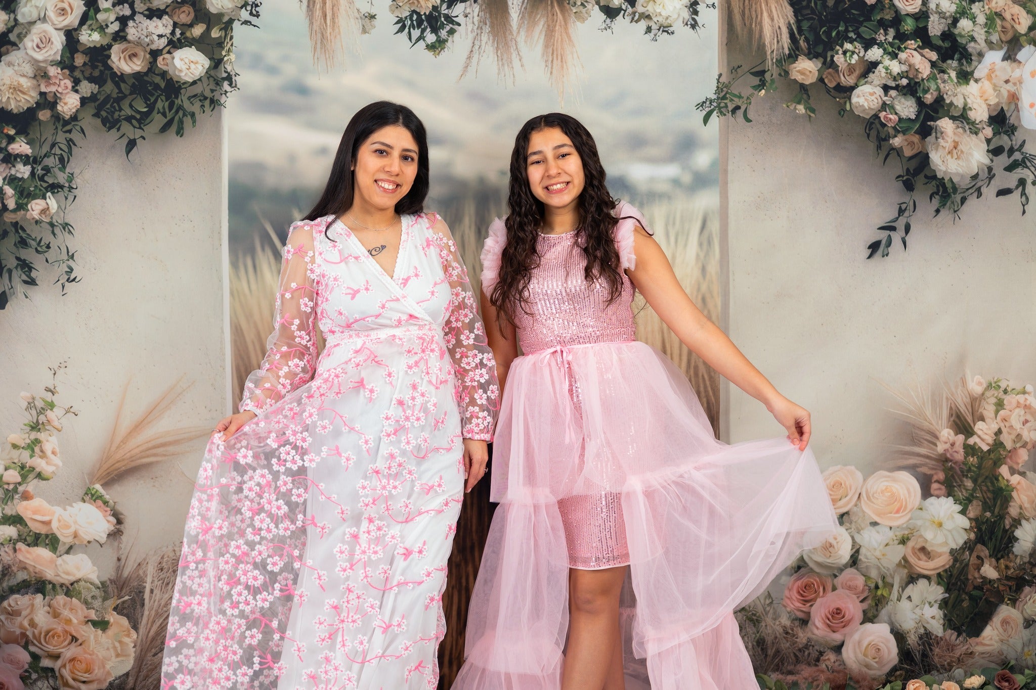 Kate Bohème Arche de Fleurs Champ de Blé Toile de fond conçue par Mini MakeBelieve - Kate Backdrop FR