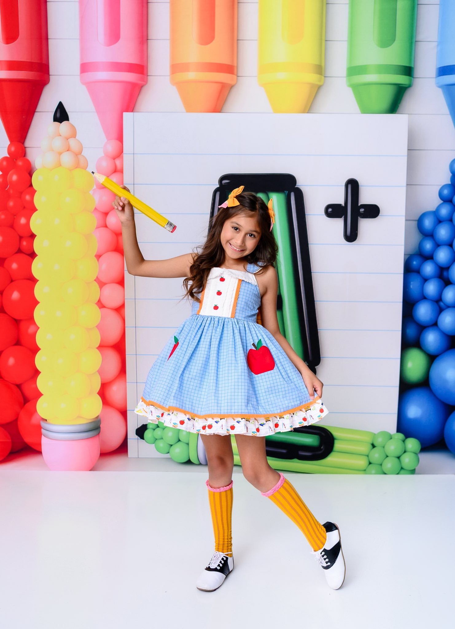 Kate Scolaire Coloré Crayon A+ Ballons Toile de fond conçue par Patty Roberts - Kate Backdrop FR