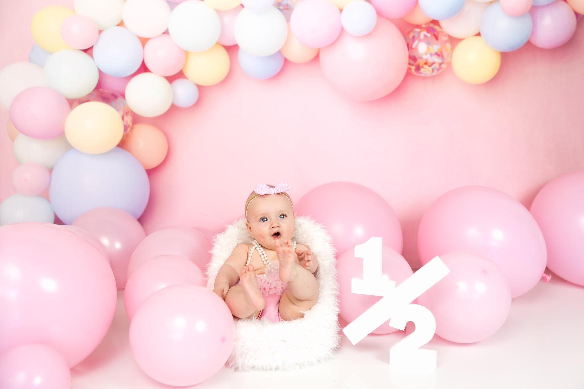Kate Anniversaire Rose Ballons Pastel Toile de fond conçu par Melissa King - Kate Backdrop FR