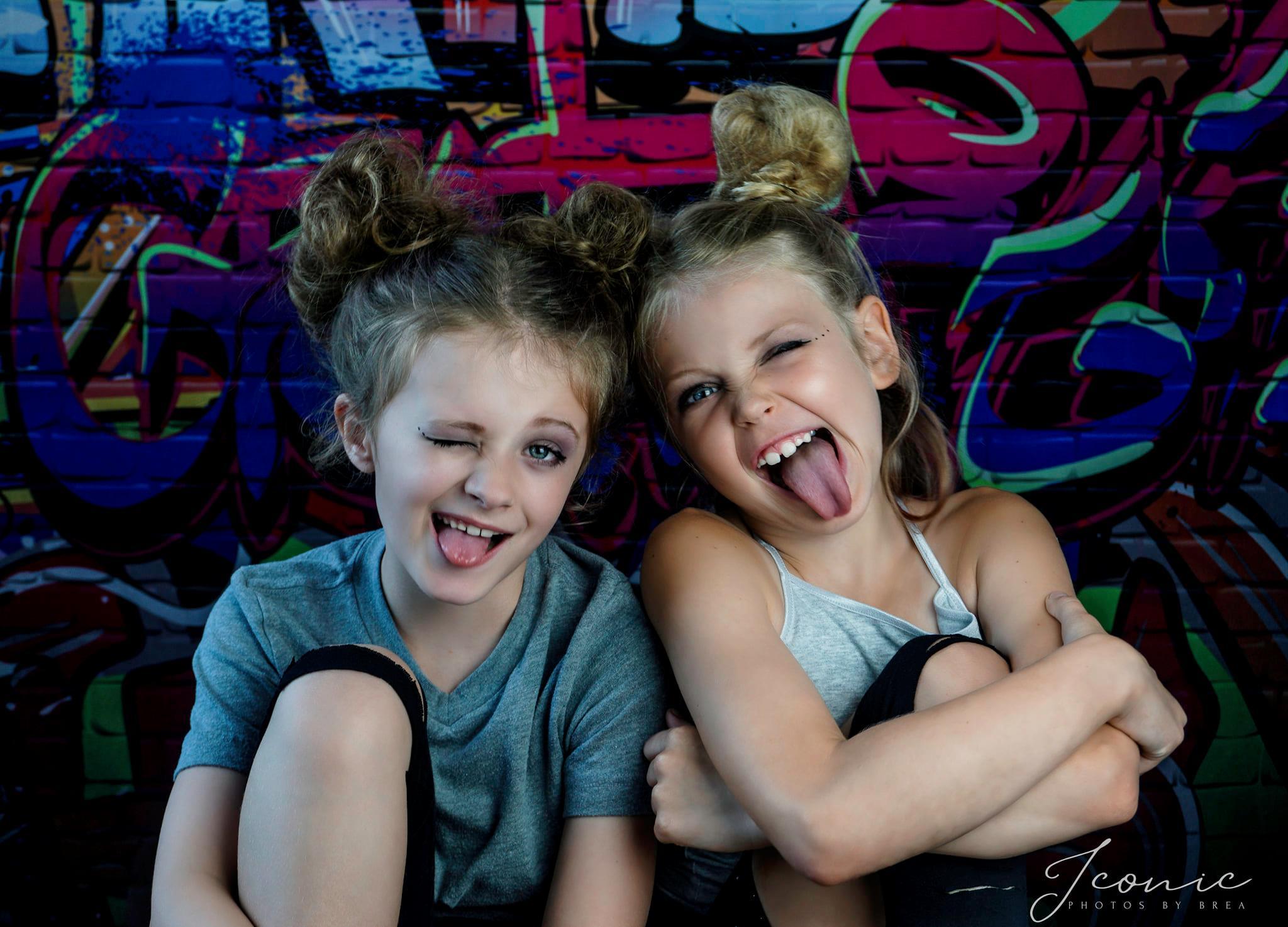 Kate Plancher Briques Gris Mur de graffiti Adolescent Toile de fond - Kate Backdrop FR