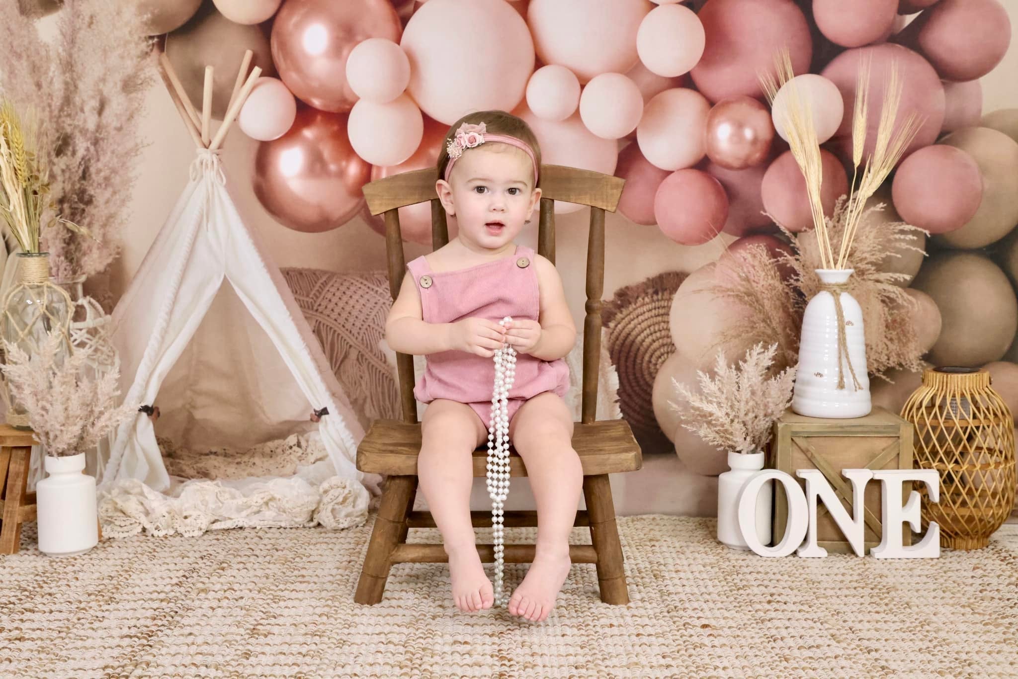 Kate Tente Boho Ballons Anniversaire Toile de fond en Laine conçue par Mandy Ringe - Kate Backdrop FR