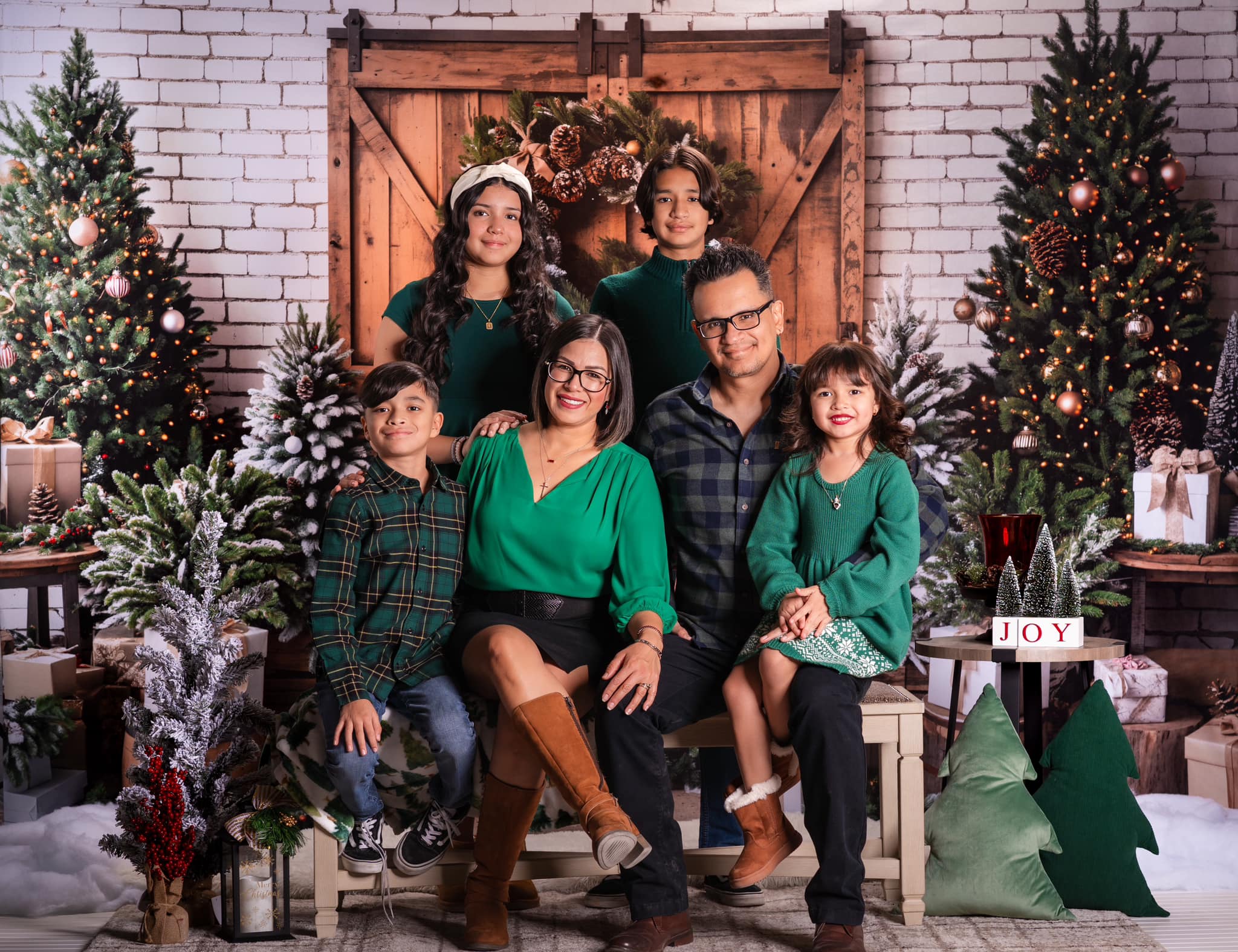 Offres Éclair #1 Kate Sapin de Noël Porte en bois Brun Grange Toile de fond conçue par Emetselch - Kate Backdrop FR