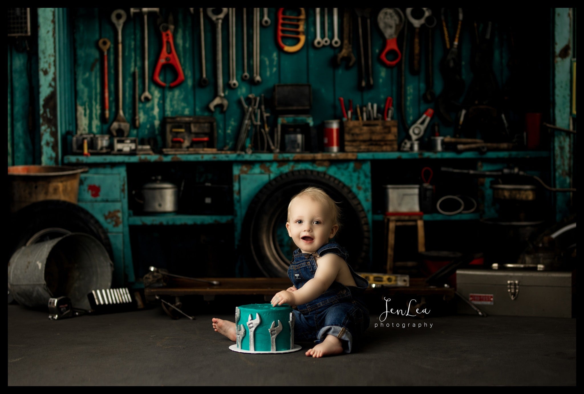 Kate Industriel Vintage Garage Outils Pneu Toile de fond conçue par Emetselch - Kate Backdrop FR