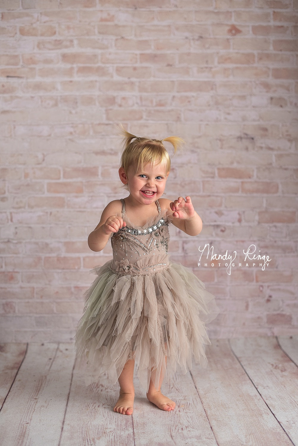 Kate Mur de briques Ferme Crème légère Toile de fond conçue par Mandy Ringe - Kate Backdrop FR