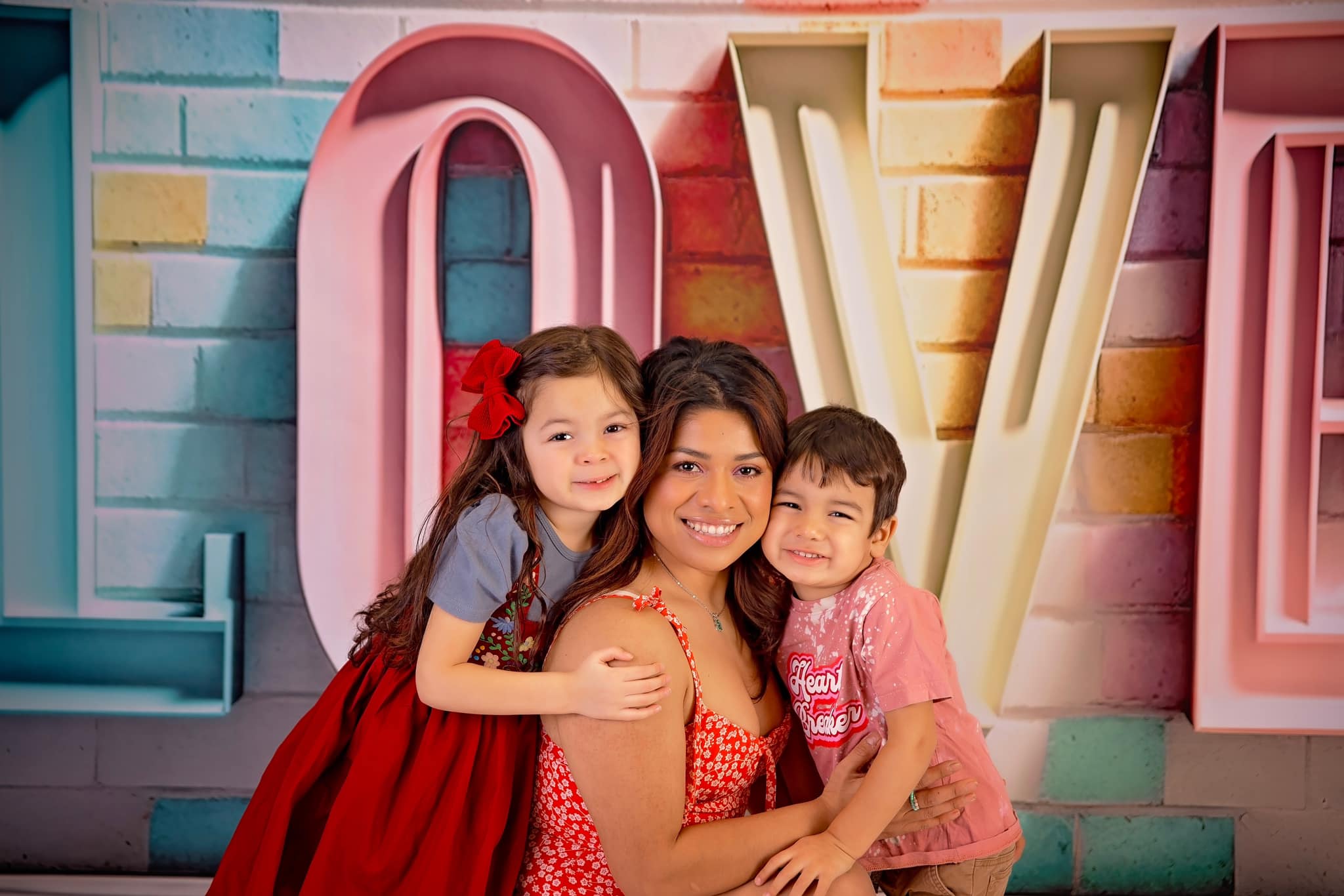 Kate Pastel Métal Lettres d'amour Mur de briques Toile de fond conçue par Mini MakeBelieve - Kate Backdrop FR