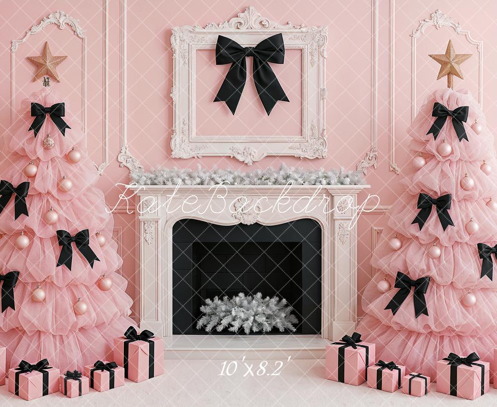 Kate Noël Cheminée Sapins Cadeaux Rose Toile de fond conçue par Ashley Paul - Kate Backdrop FR