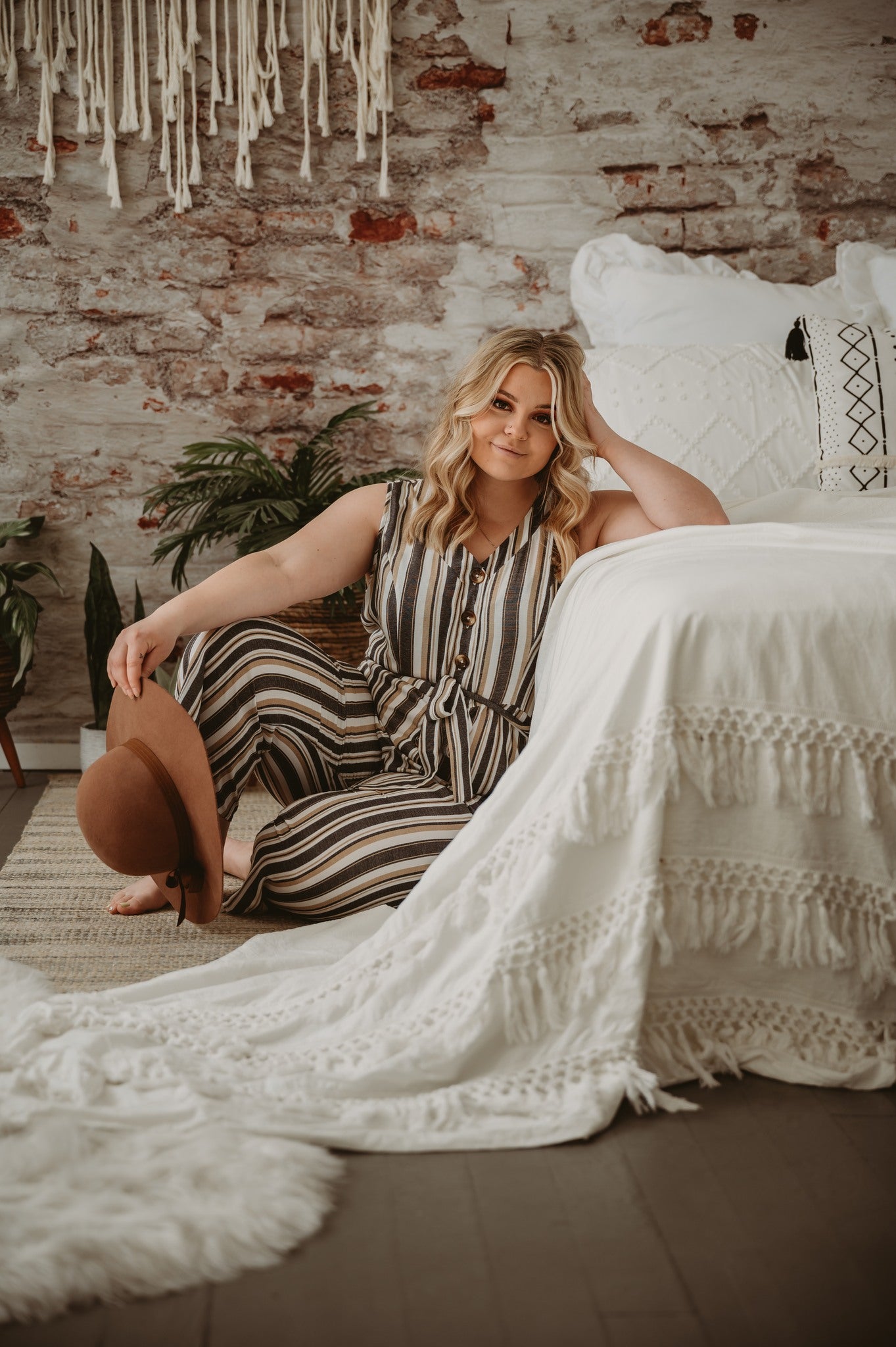 Kate Mur de briques Blanc Vieux Toile de fond conçue par Pine Park Collection - Kate Backdrop FR