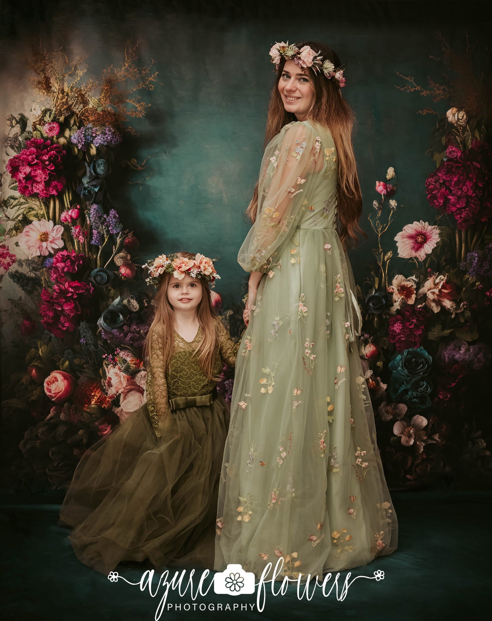 Offres Éclair-Kate Sarcelle foncée Fleurs Beaux-arts Toile de fond en Laine conçue par Mini MakeBelieve - Kate Backdrop FR