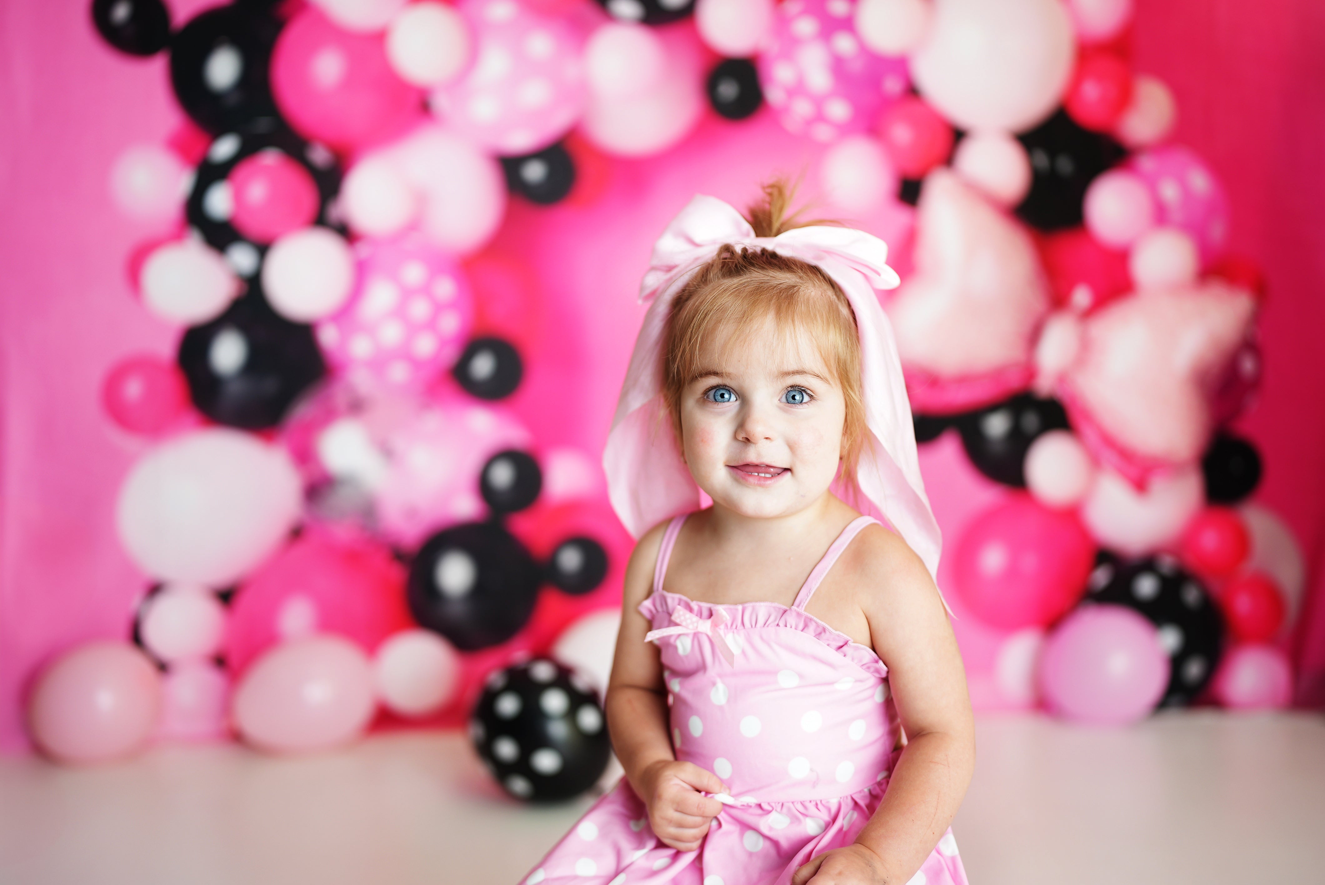 Kate Minnie Souris Arche de ballons Rose Toile de fond conçue par Mandy Ringe - Kate Backdrop FR