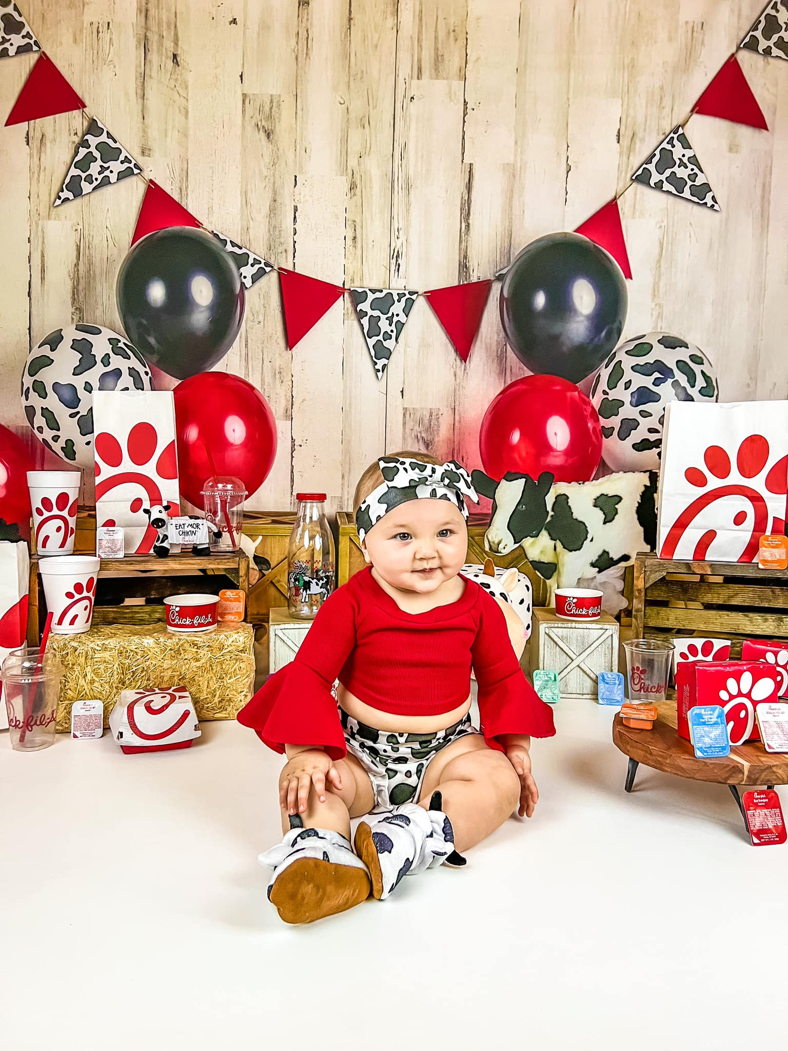 Kate Vache Anniversaire Ballons Mur en bois Toile de fond conçue par Mandy Ringe photographie - Kate Backdrop FR
