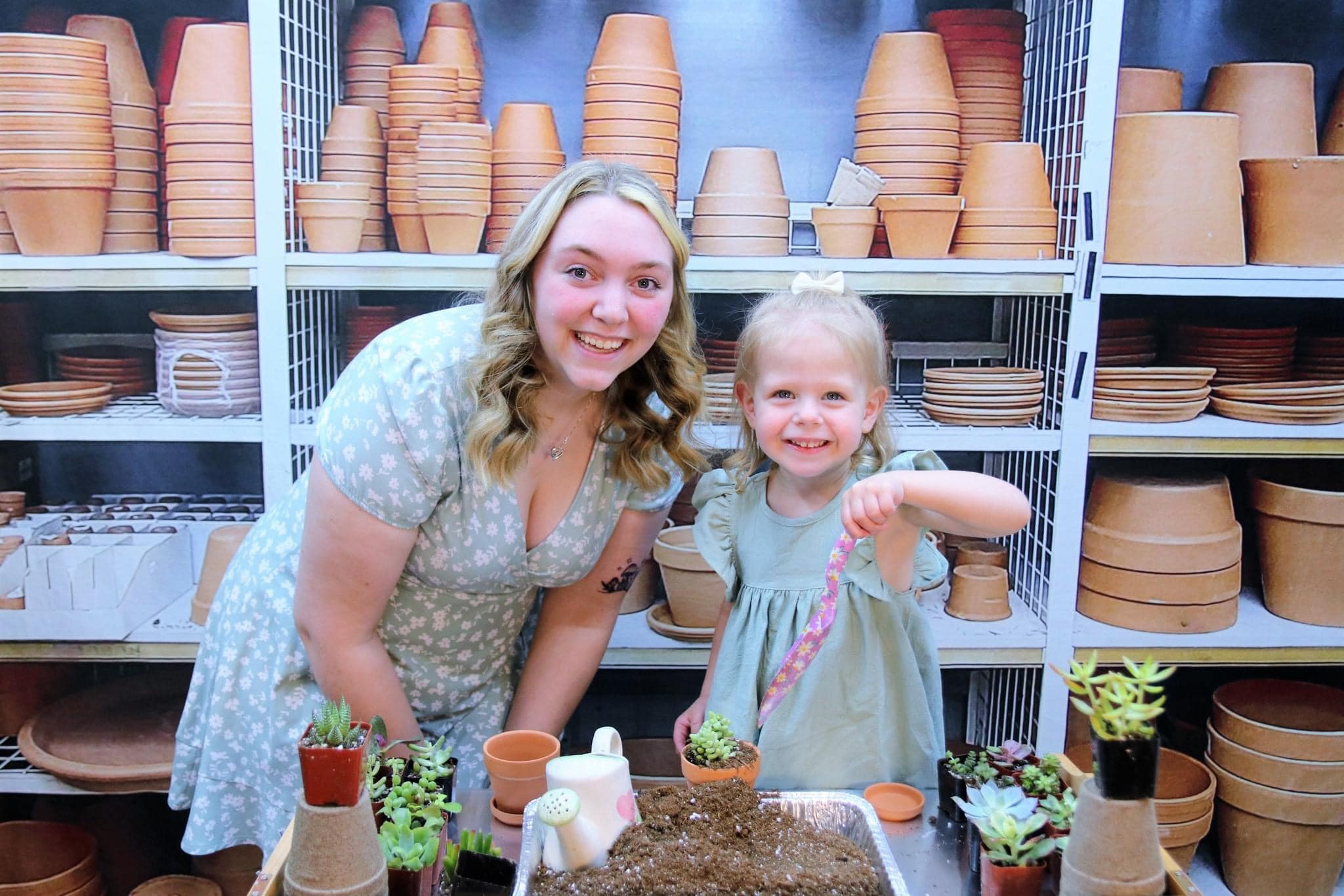 Kate Pot de fleur Étagères Toile de fond conçue par Mandy Ringe - Kate Backdrop FR