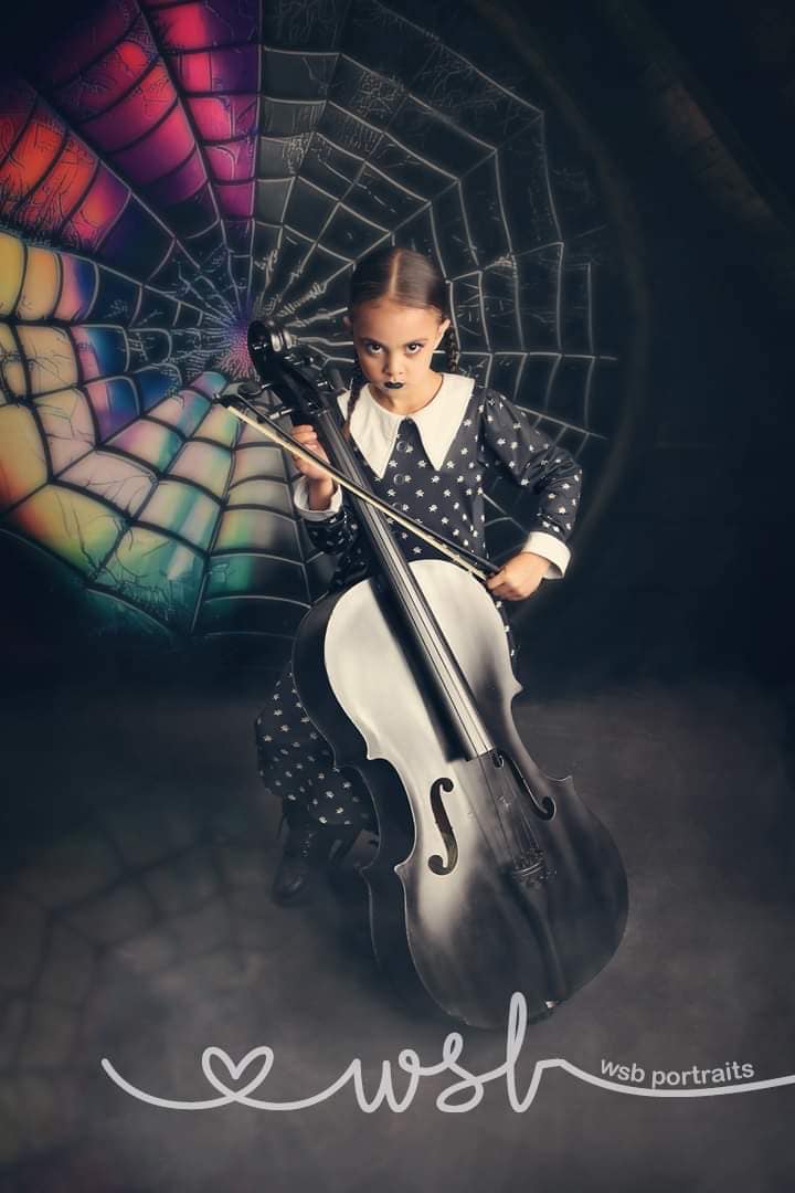 Kate Halloween Grenier Toile d'araignée Fenêtre Toile de fond conçue par Mini MakeBelieve - Kate Backdrop FR