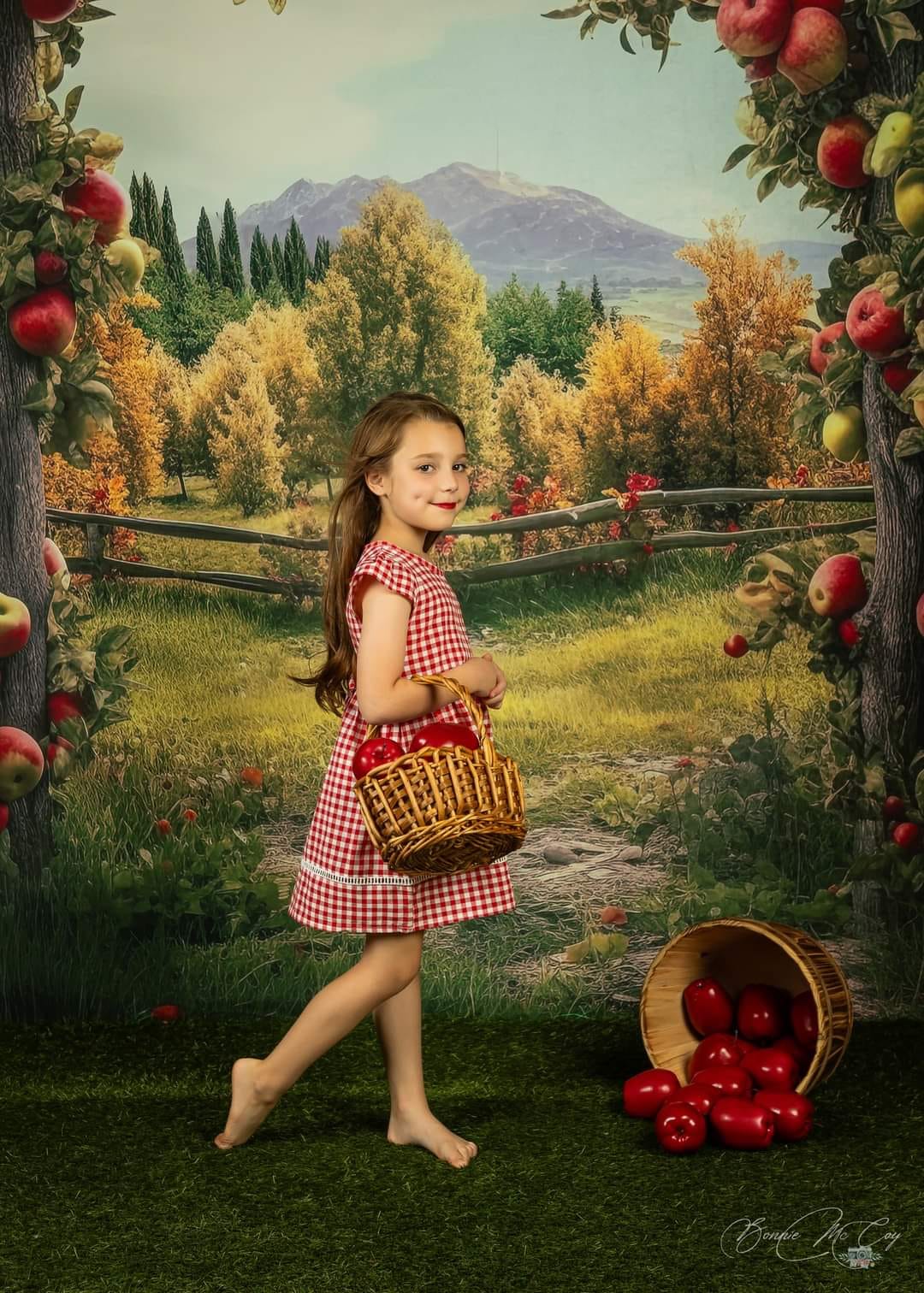 Kate Arche de pomme Arbre Montagne Toile de fond conçu par Angela Marie Photographie - Kate Backdrop FR