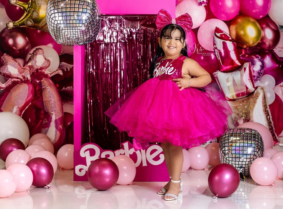 Kate Anniversaire Fête Poupée Toile de fond conçue par Mandy Ringe - Kate Backdrop FR