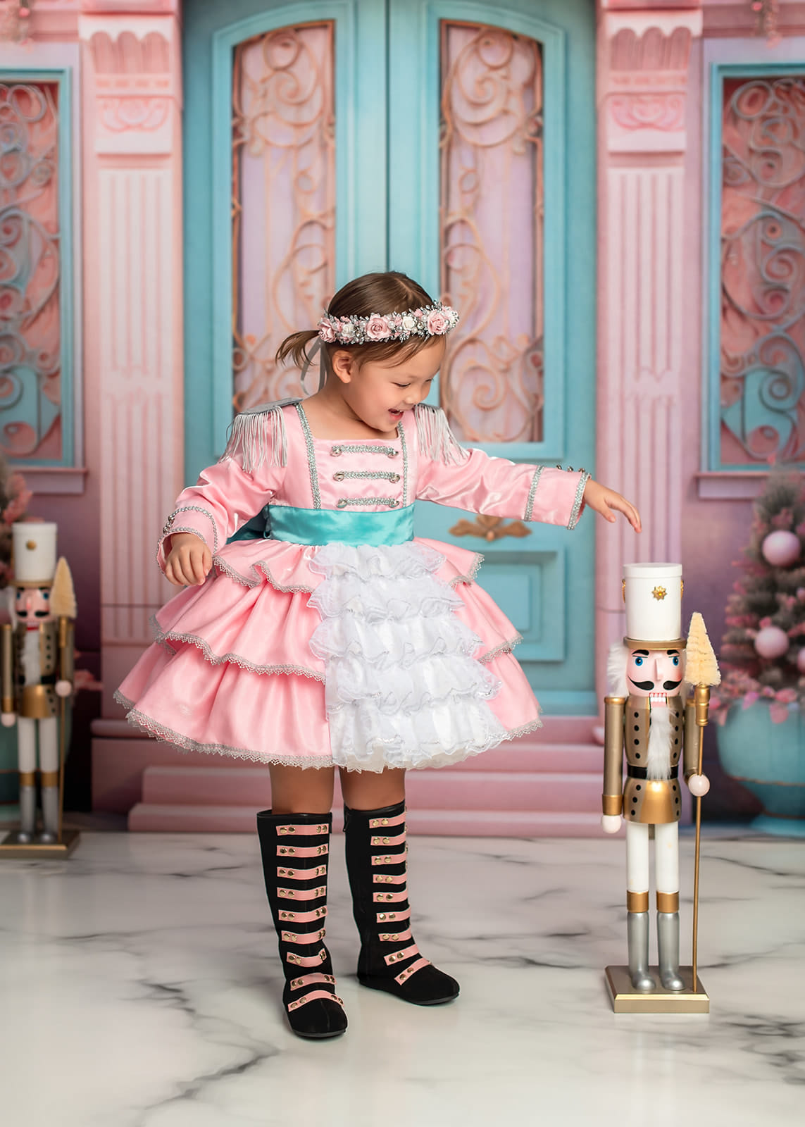 Kate Noël Maison Rose Porte bleue Toile de fond conçue par Emetselch - Kate Backdrop FR