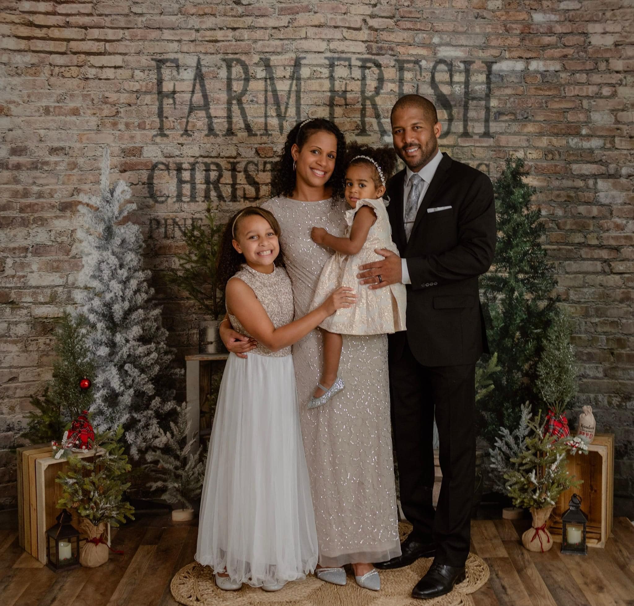 Kate Arbre Ferme Mur de briques Noël Toile de fond conçu par Mandy Ringe - Kate Backdrop FR