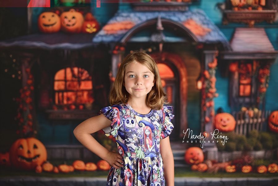 Kate Citrouille Halloween Maison Jaune Toile de fond conçue par Mandy Ringe Photographie