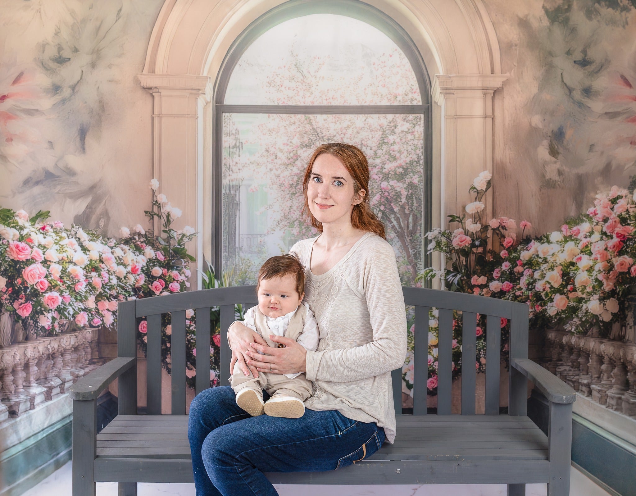 Kate Terrasse Fenêtre Fleurs Intérieur Toile de fond conçue par Mini MakeBelieve - Kate Backdrop FR