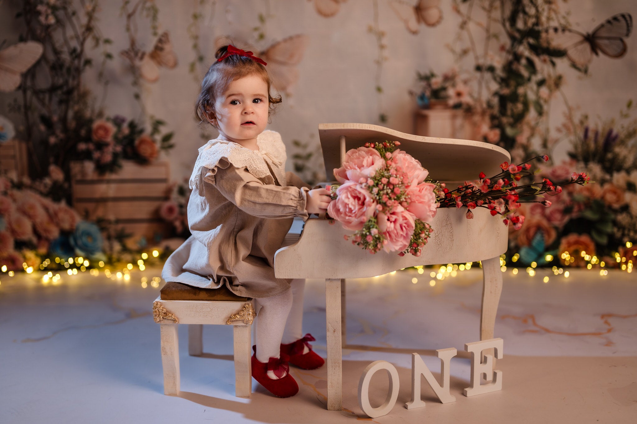 Kate Printemps Fleurs Arche Papillon Anniversaire Toile de fond conçue par Emetselch - Kate Backdrop FR