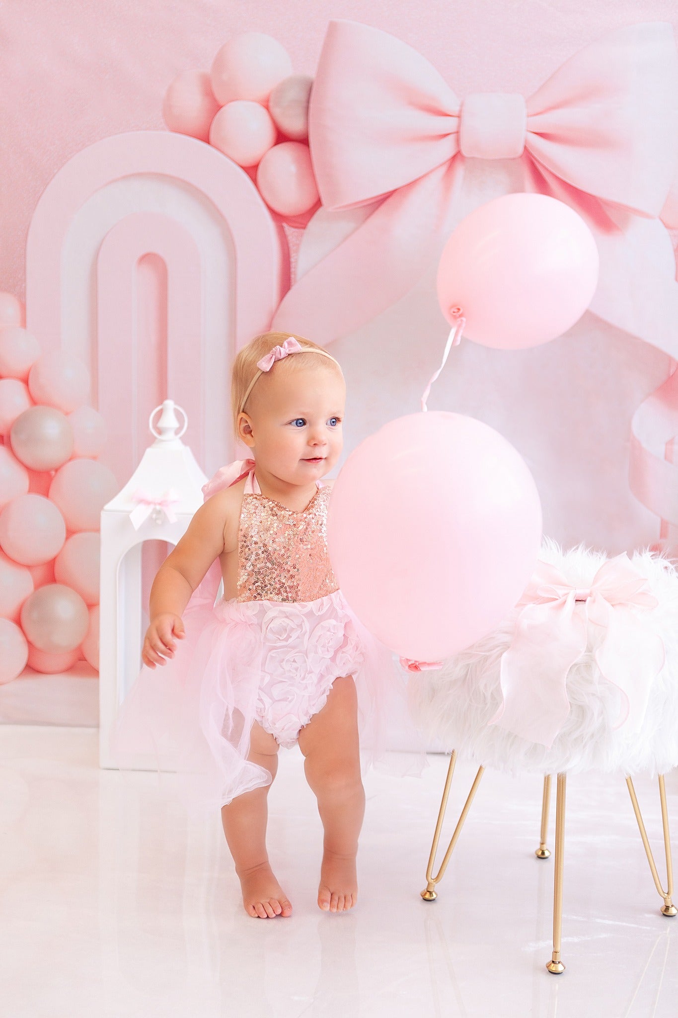 Kate Anniversaire Nœud Rose Ballon Arche Toile de fond conçu par Ashley Paul - Kate Backdrop FR