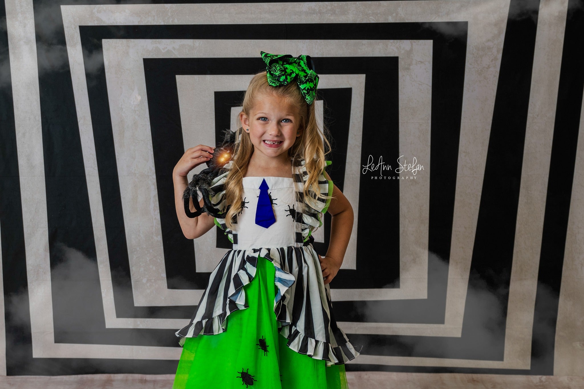 Kate Noir et Blanc Cadre Portrait Artistique Toile de fond conçue par Mini MakeBelieve - Kate Backdrop FR