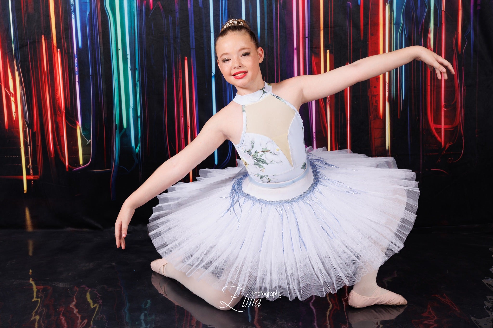 Kate Lumière Néon Bar Mur Toile de fond conçue par Mandy Ringe - Kate Backdrop FR