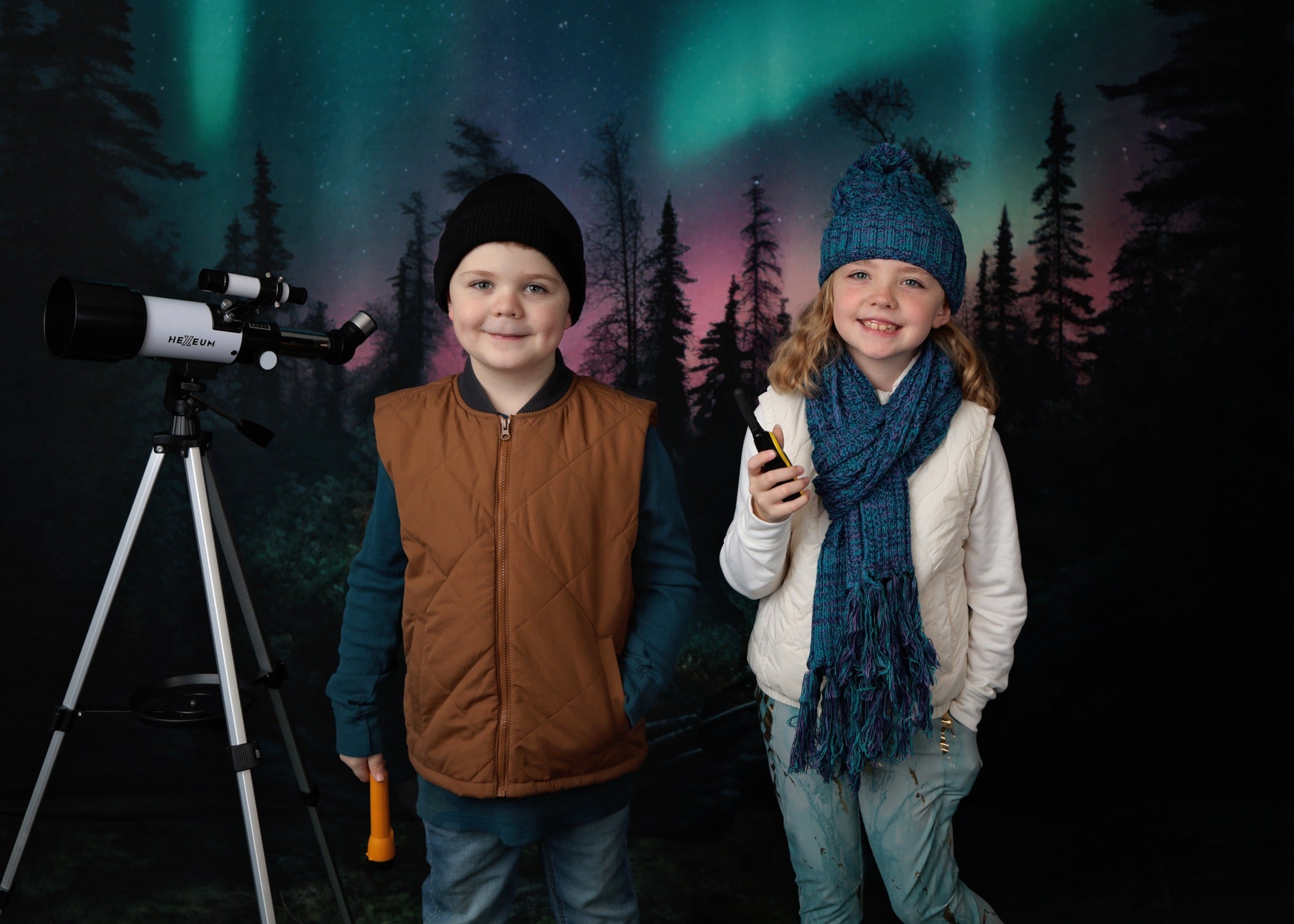 Kate Forêt Coloré Aurores boréales Toile de fond conçue par Mandy Ringe - Kate Backdrop FR