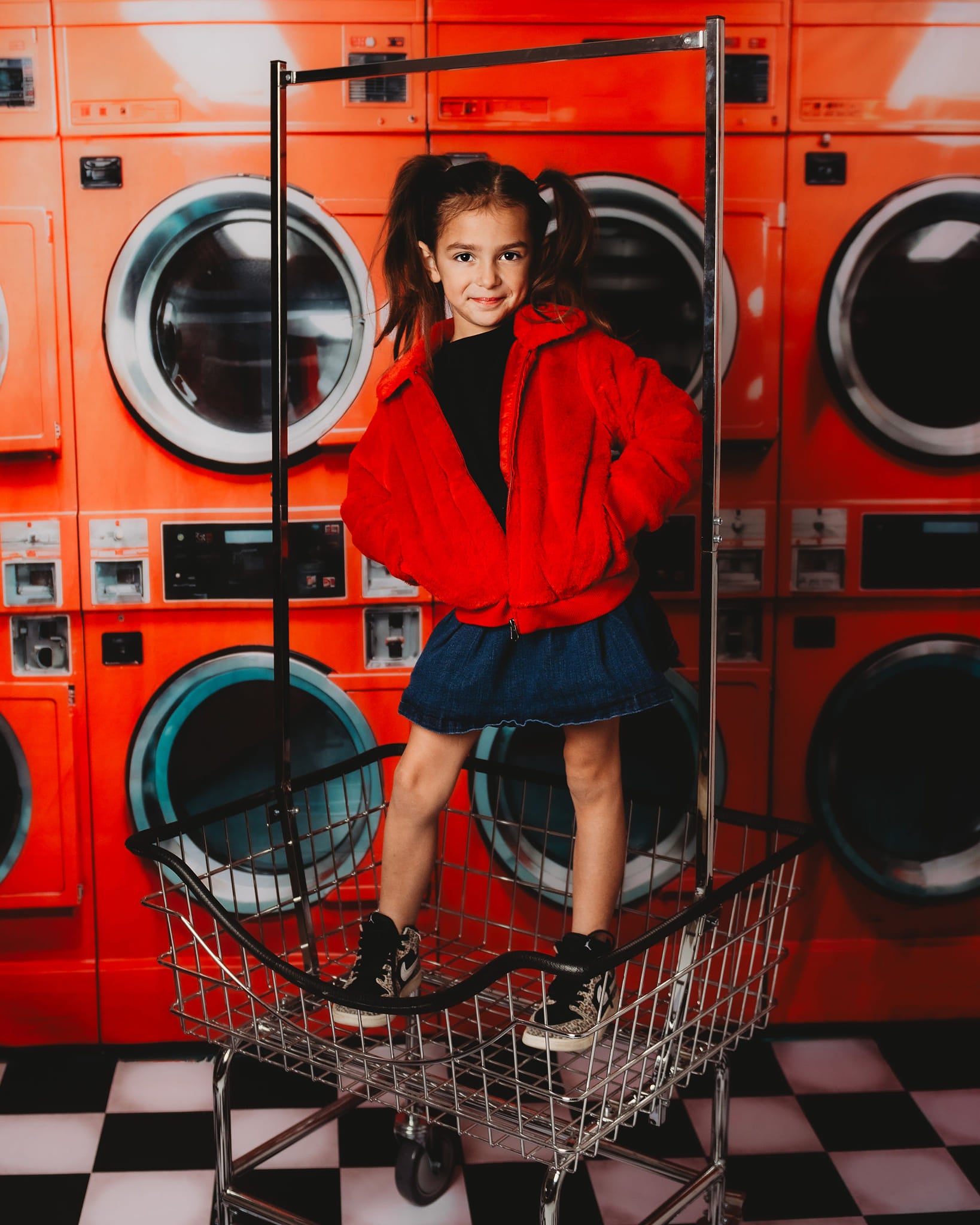 Kate Jour de lessive Rouge Salle de Machine à laver Toile de fond conçue par Emetselch - Kate Backdrop FR