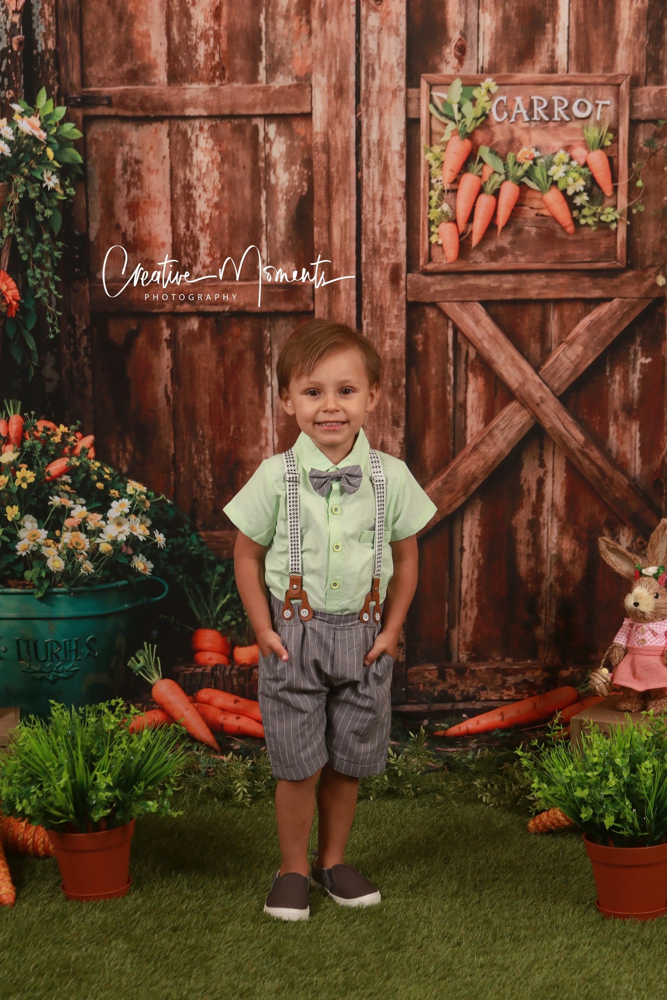 Kate Pâques Carotte Lapin Brun Porte en bois Toile de fond conçue par Emetselch - Kate Backdrop FR