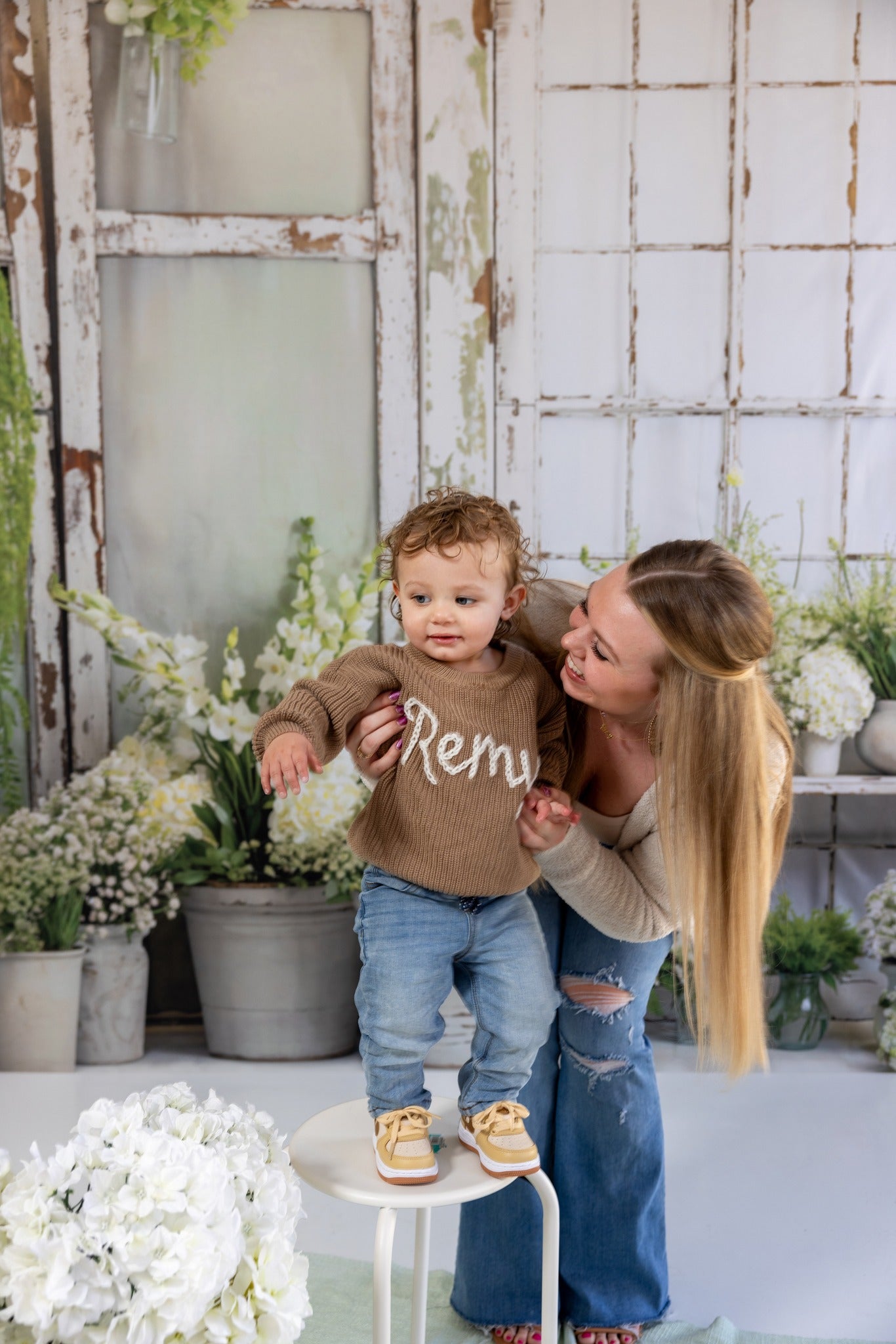 Kate Printemps Vert Fleurs Fenêtre Toile de fond conçue par Emetselch