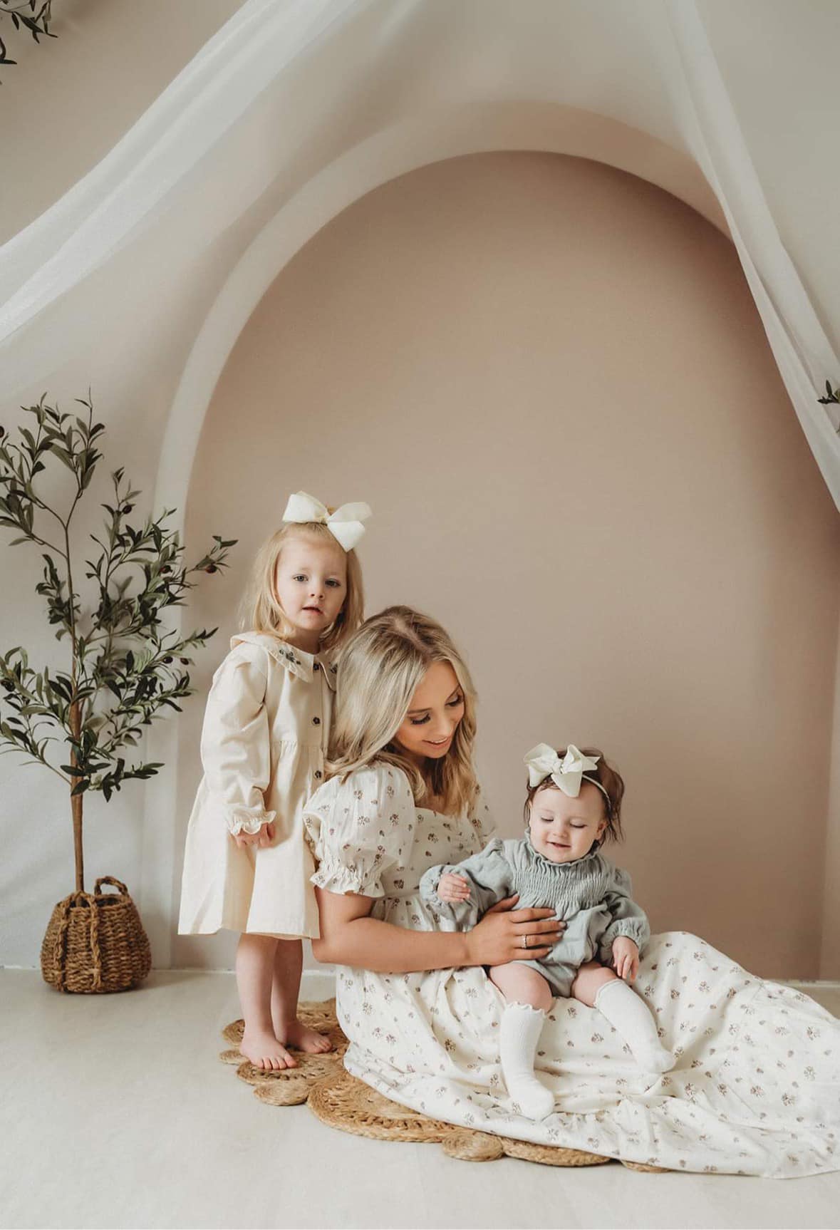 Kate Bohème Élégant Porte cintrée Style minimaliste Toile de fond conçue par Kate Image - Kate Backdrop FR