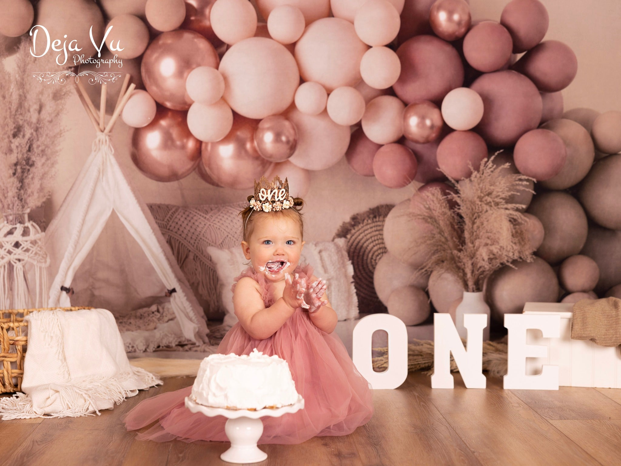 Kate Tente Boho Ballons Anniversaire Toile de fond conçue par Mandy Ringe - Kate Backdrop FR