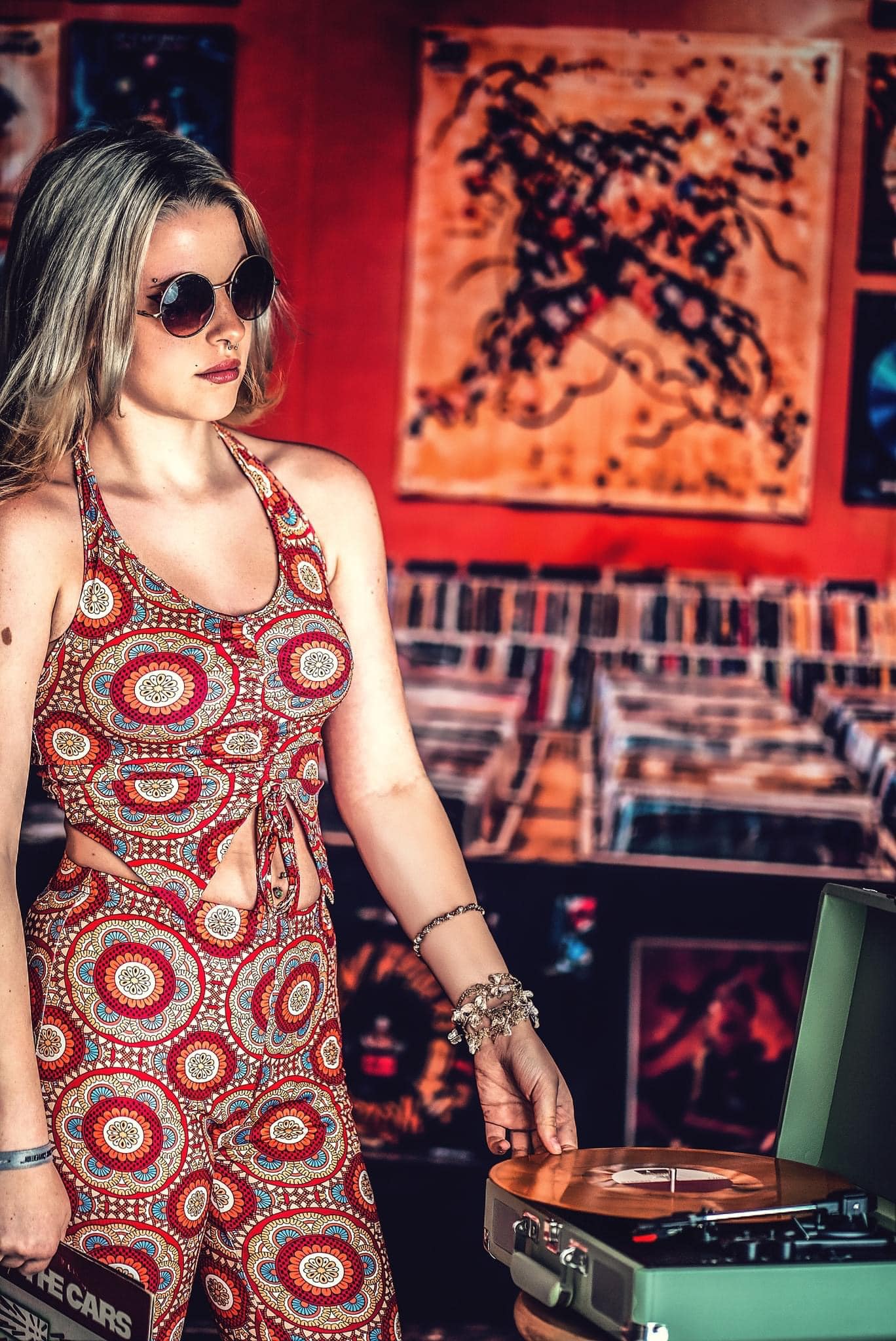 Kate Vintage Brun chaud Magasin de disques Toile de fond conçue par Emetselch - Kate Backdrop FR