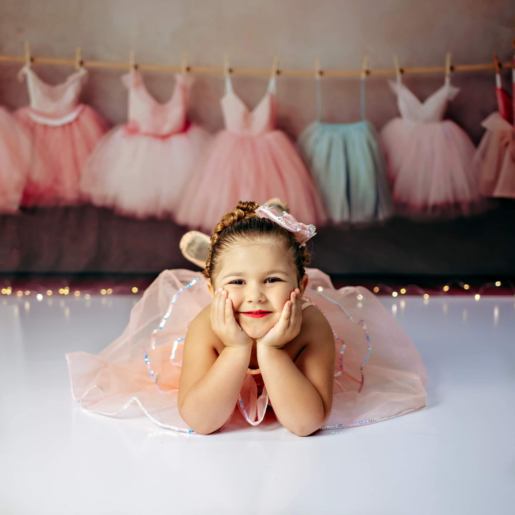 Kate Classe de ballet Robes Toile de fond Conçu par Patty Robert - Kate Backdrop FR