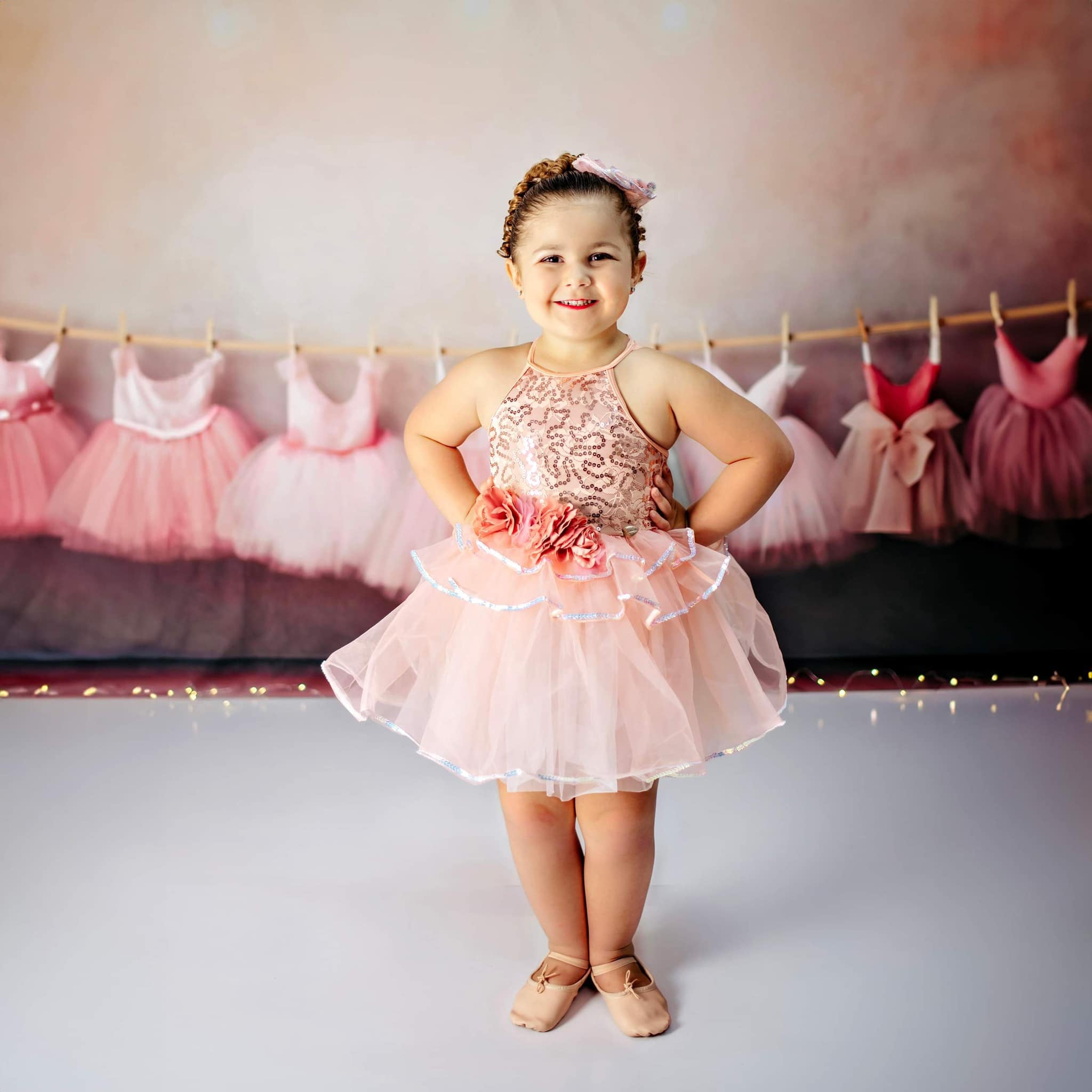 Kate Classe de ballet Robes Toile de fond Conçu par Patty Robert - Kate Backdrop FR