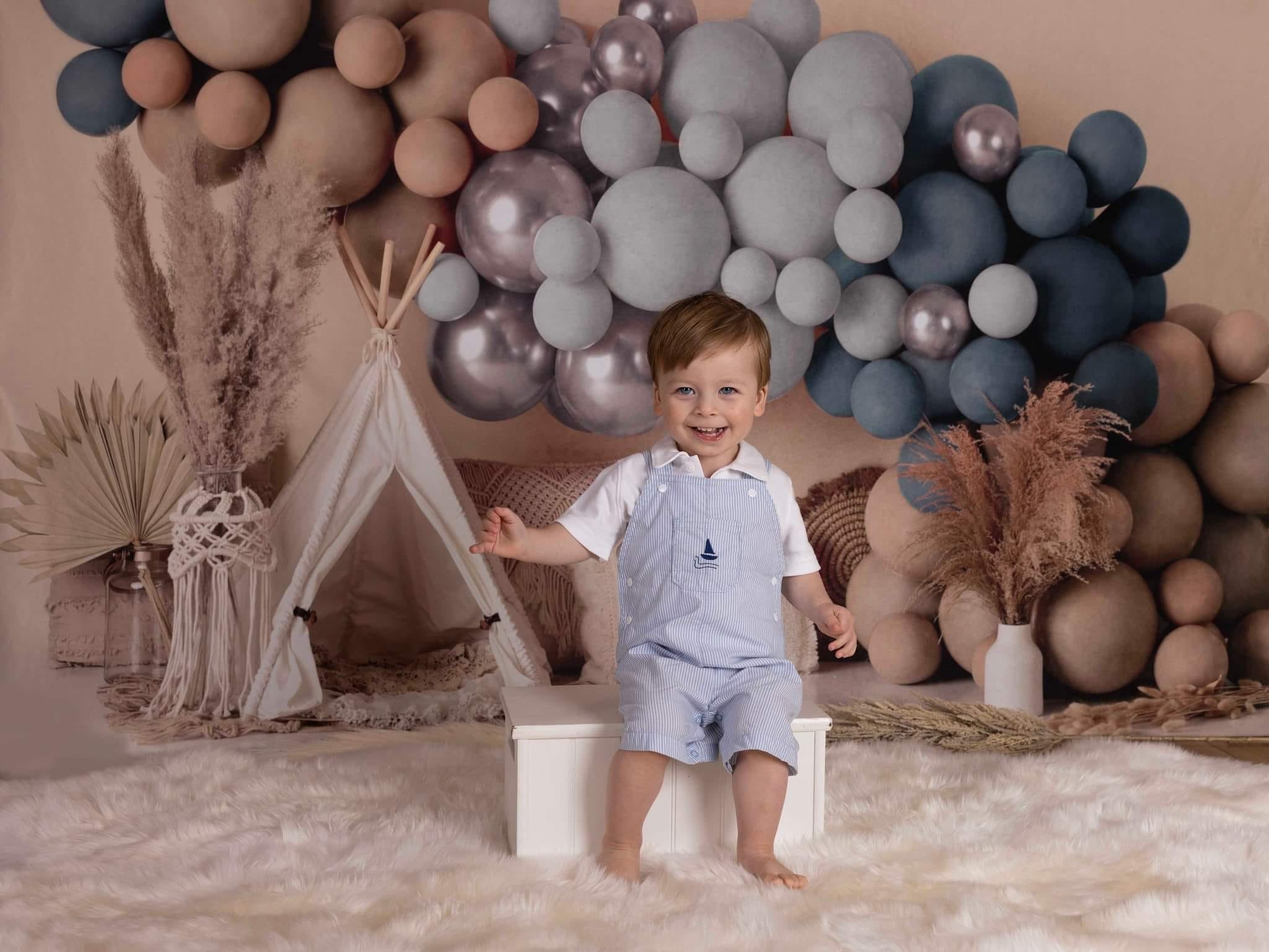 Kate Tente Boho Ballons Bleu & Brun Toile de fond conçue par Mandy Ringe - Kate Backdrop FR