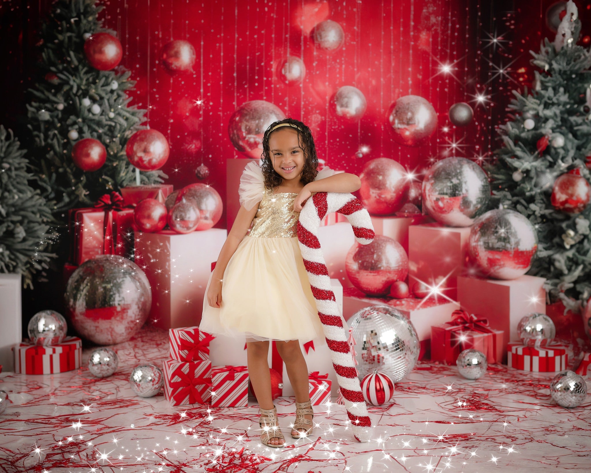 Offres Éclair #2 Kate Disco Noël Rétro Décor Argent Mur rouge Toile de fond conçue par Mini MakeBelieve - Kate Backdrop FR