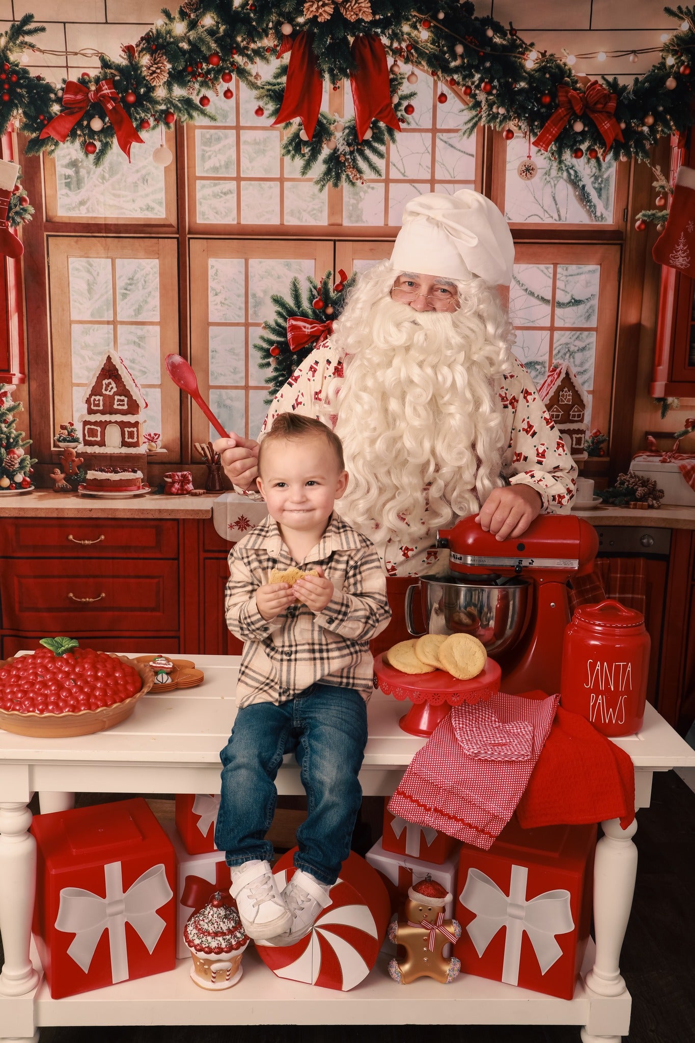 Kate Noël Cuisine Rouge Rétro Armoires Fenêtre Toile de fond conçue par Emetselch - Kate Backdrop FR
