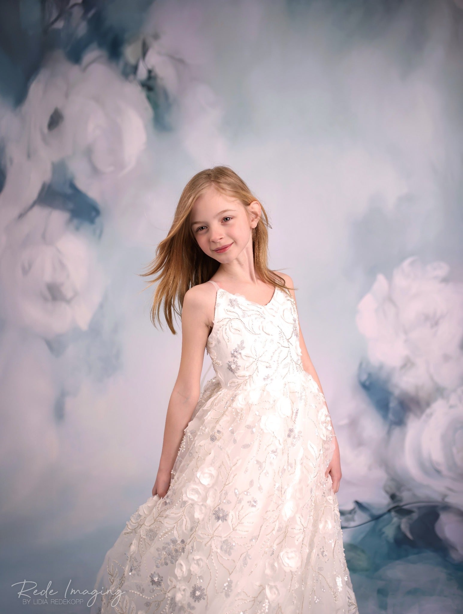 Kate Bleu Blanc Beaux-Arts Fleurs Toile de fond Conçu par GQ - Kate Backdrop FR