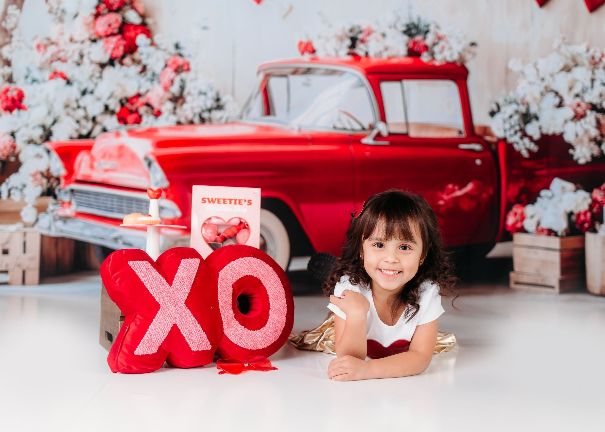 Kate Saint Valentin Camion Vintage Fleurs LOVE Toile de fond conçue par Patty Roberts - Kate Backdrop FR
