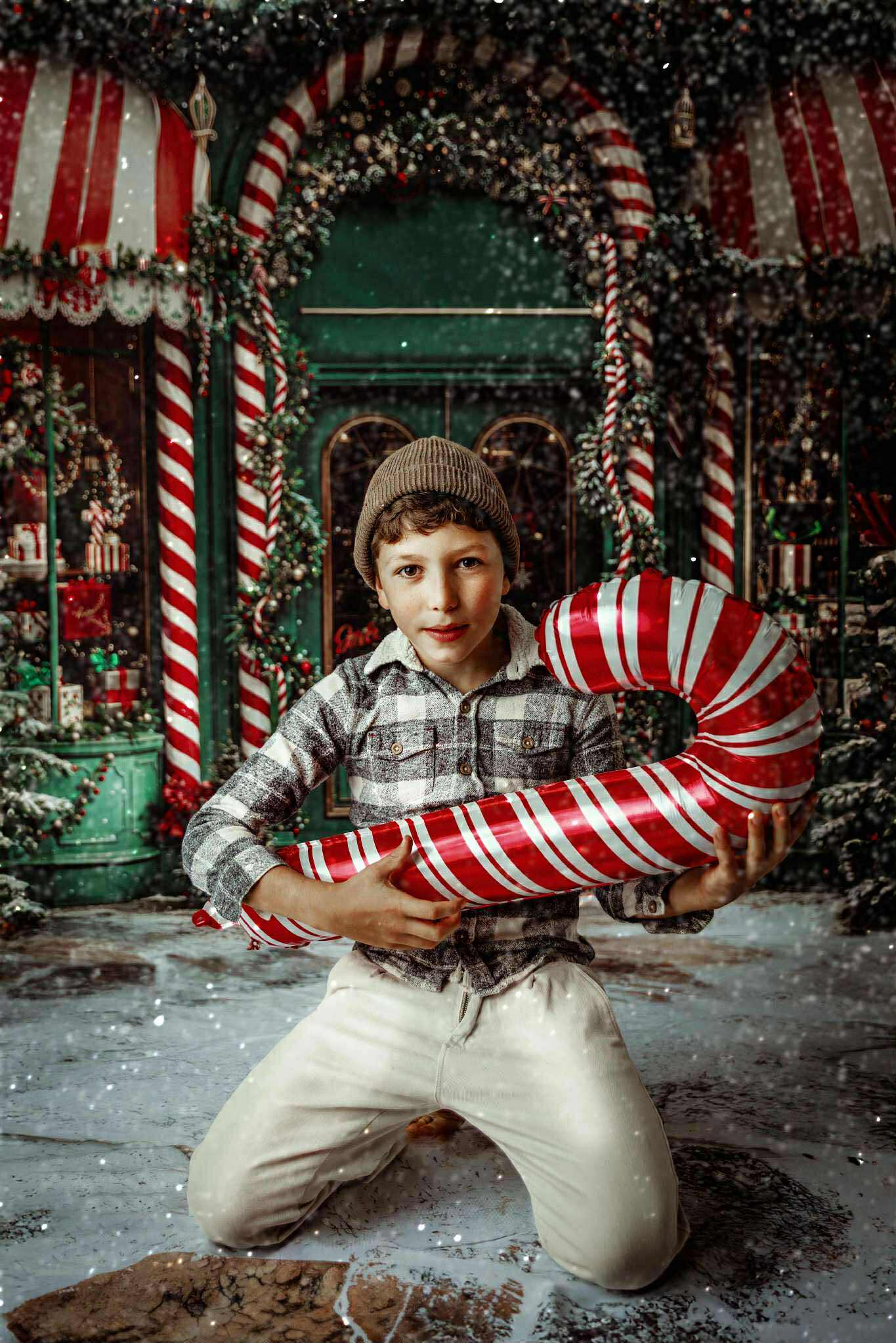 Kate Noël Boutique Porte Sapins Toile de fond conçue par Emetselch - Kate Backdrop FR