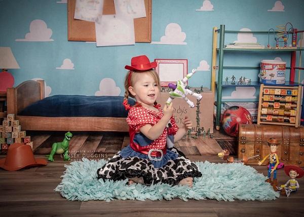 Kate Salle de jouets Lit Enfants Toile de fond conçu par Erin Larkins - Kate Backdrop FR